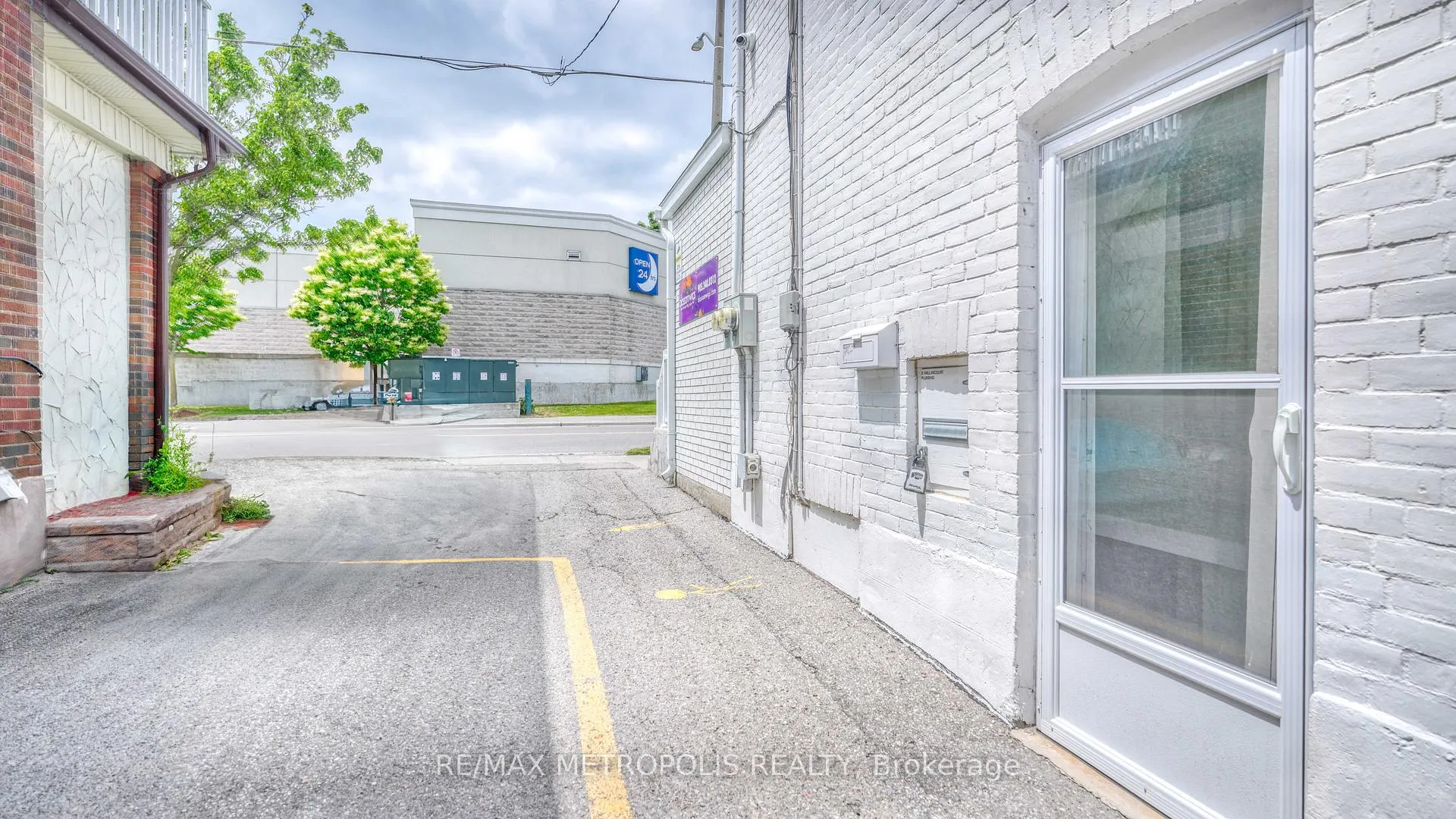 Photo 1 of Unit Bsmt, 27 Warren Avenue, Oshawa, McLaughlin — HOMEH