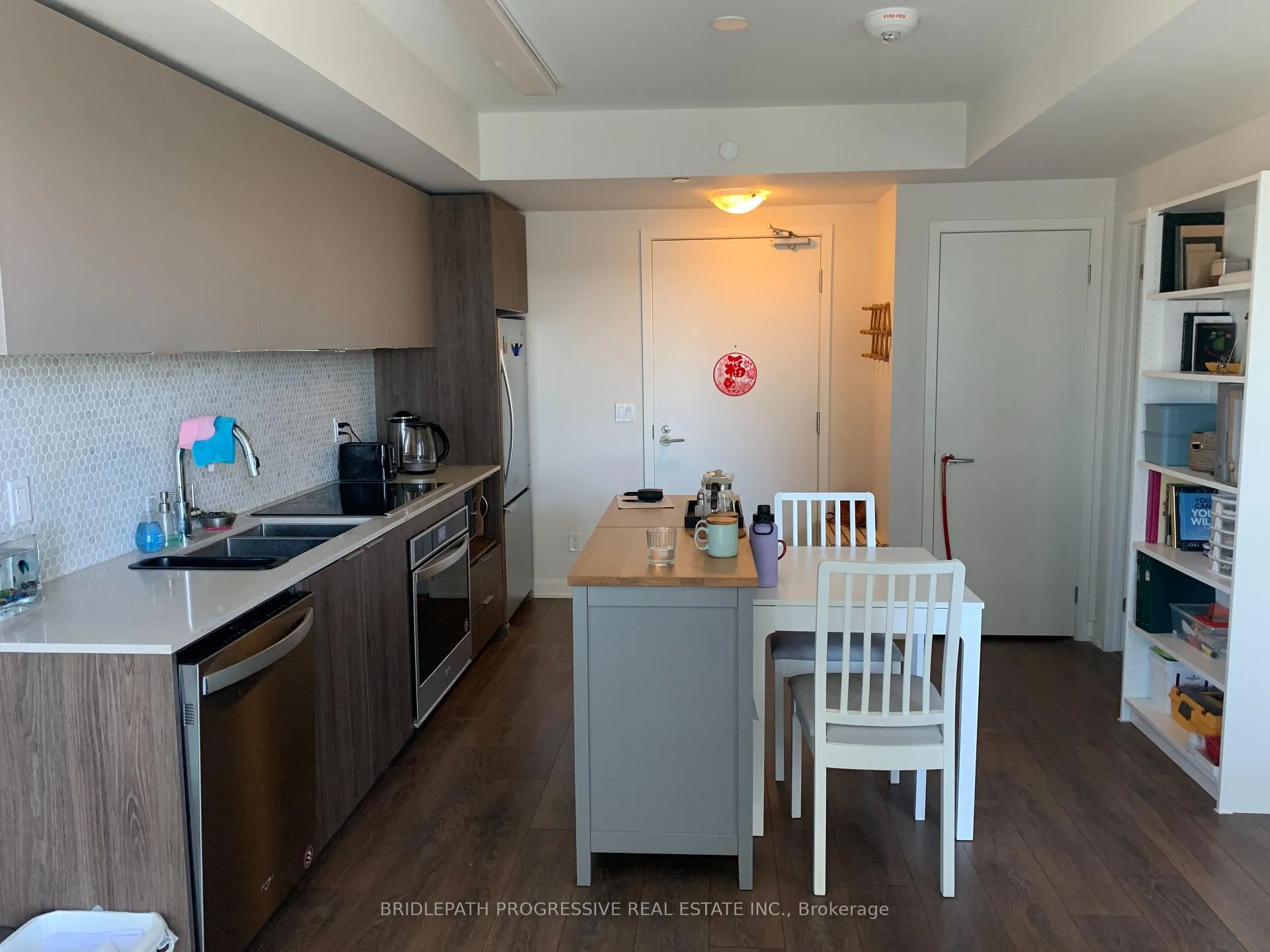 Front of Unit 803, 2 Sonic Way