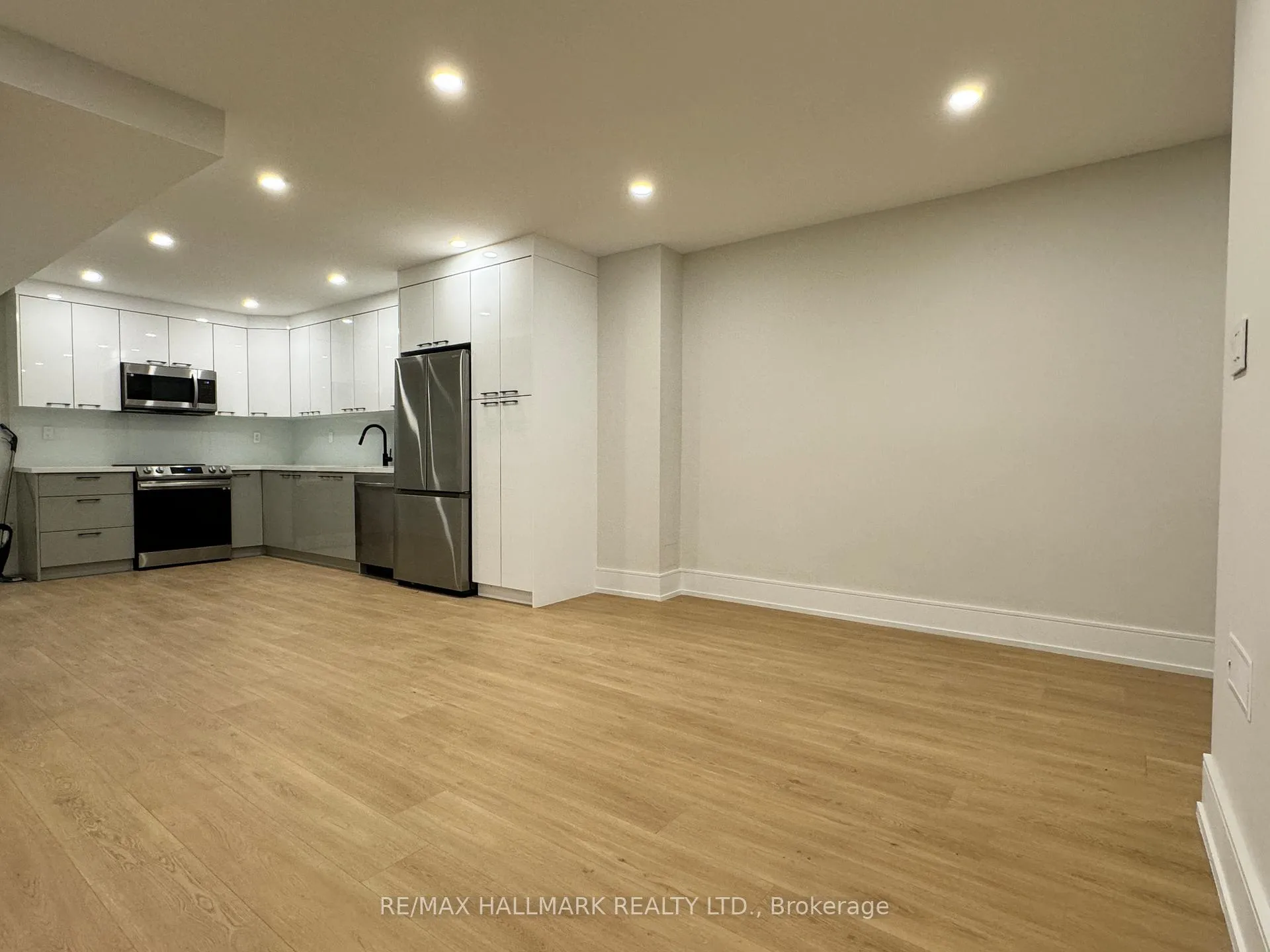 Front of Unit Main, 116 Bellevue Avenue