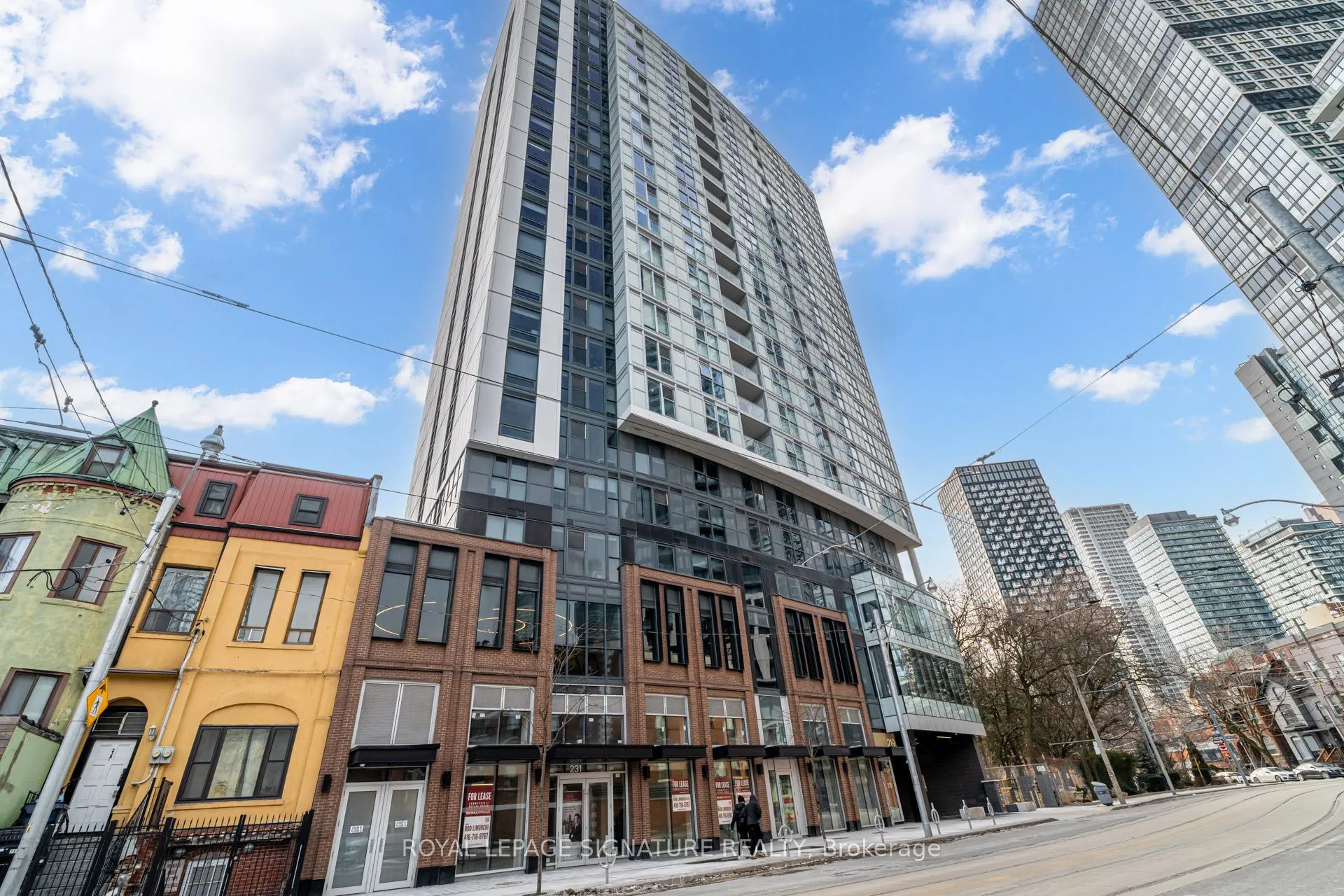 Front of Unit 810, 219 Dundas Street E