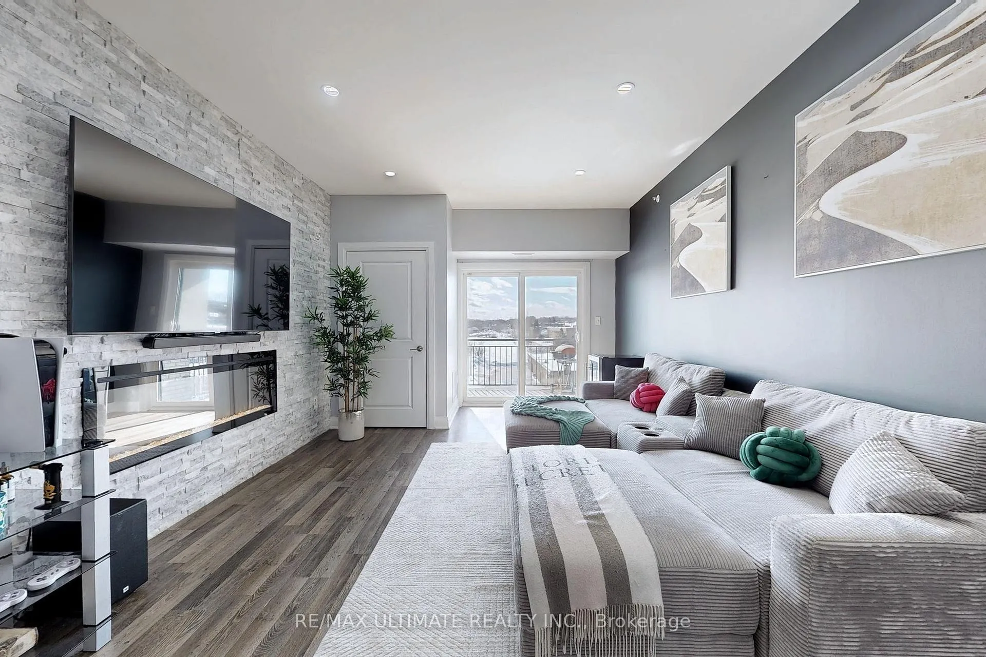 Photo 4 of Unit 406, 299 Cundles Road E, Barrie, Cundles East — HOMEH