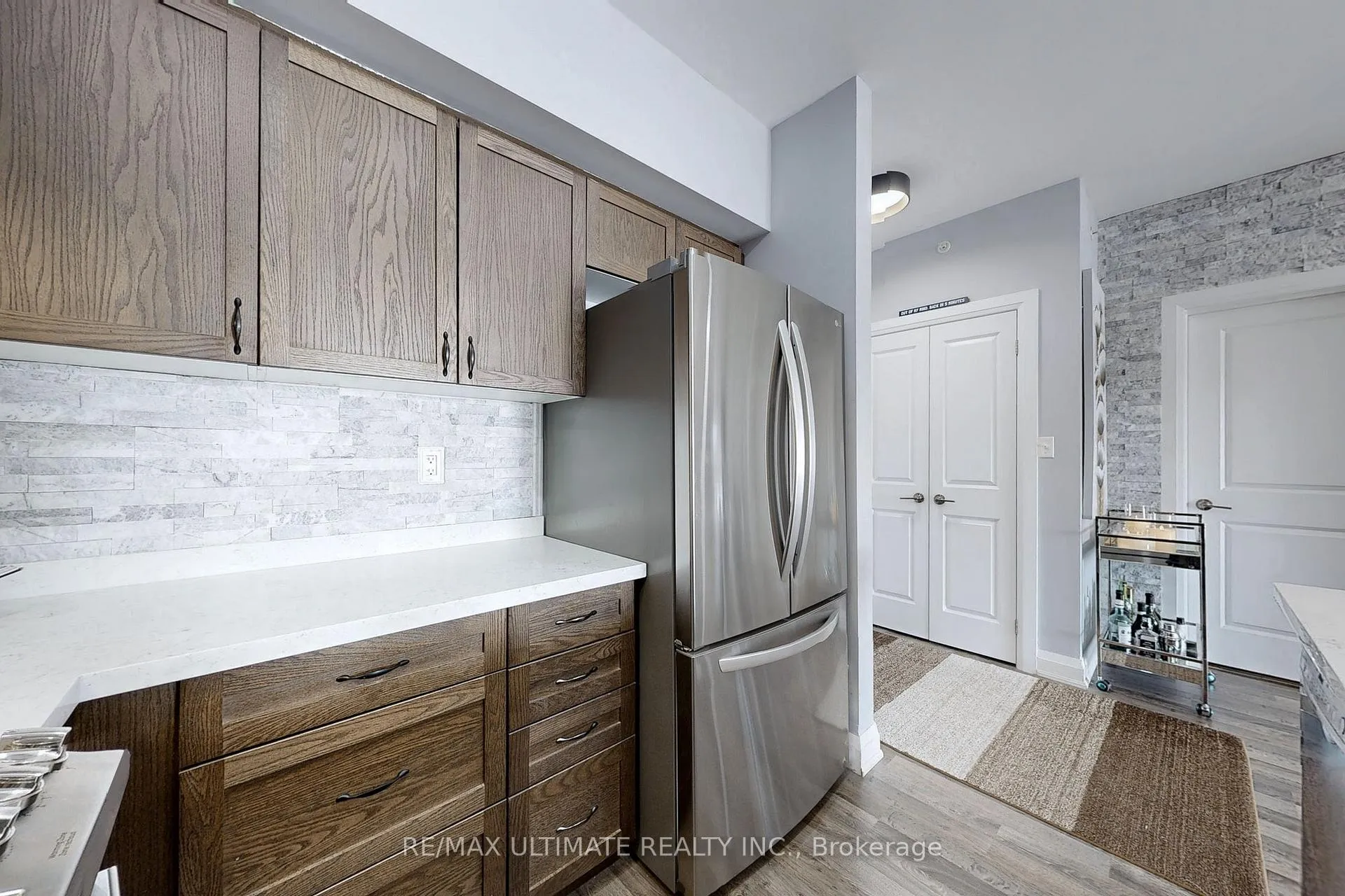 Photo 12 of Unit 406, 299 Cundles Road E, Barrie, Cundles East — HOMEH