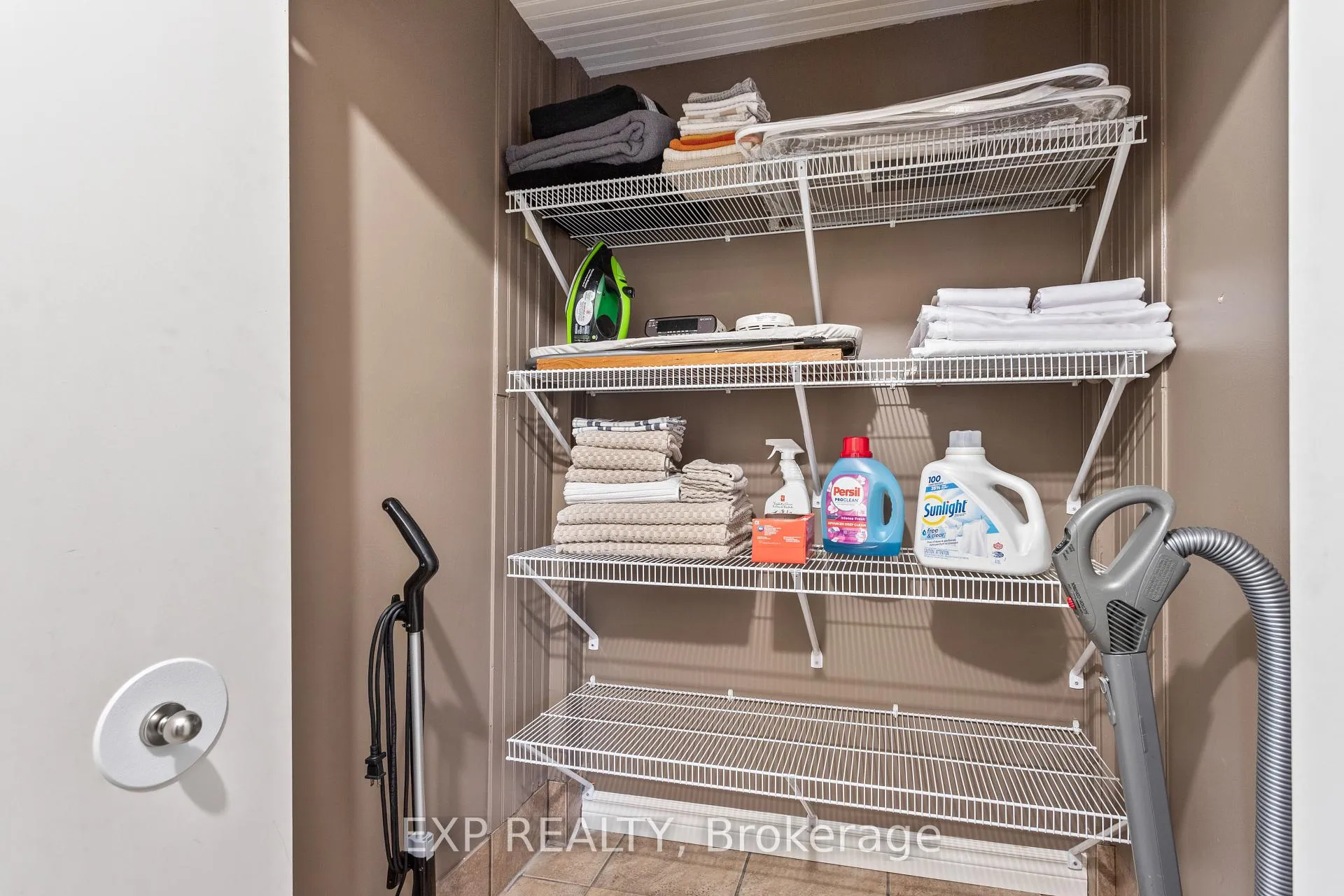 Photo 14 of Unit B, 11538 Longwoods Road, Middlesex Centre, Delaware Town — HOMEH