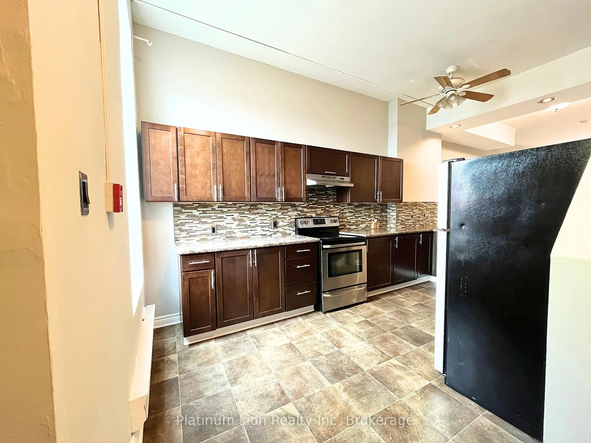 Photo 8 of Unit 4, 225 King Street E, Hamilton, Beasley — HOMEH