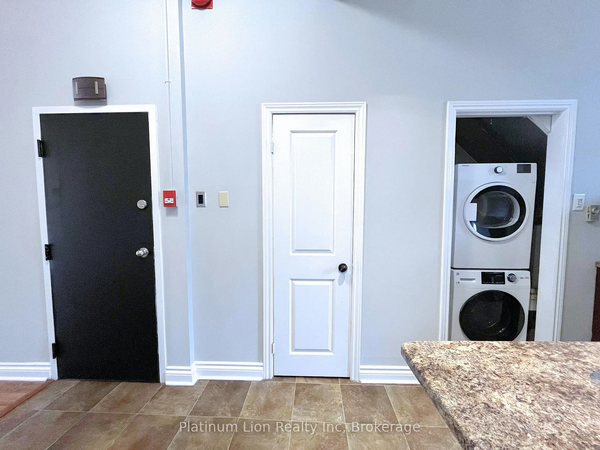 Photo 9 of Unit 4, 225 King Street E, Hamilton, Beasley — HOMEH