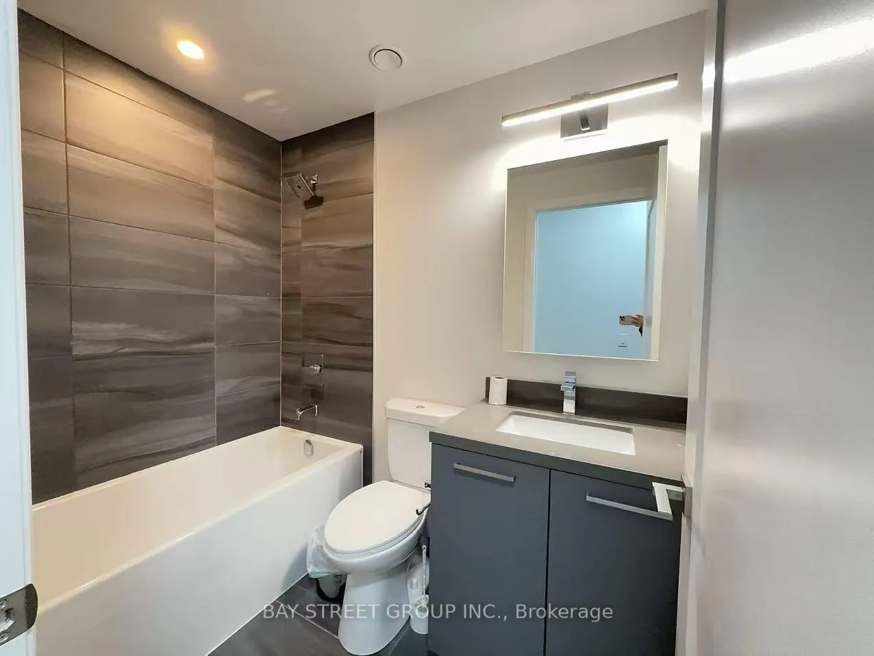 Photo 3 of Unit 602, 38 Gandhi Lane, Markham, Commerce Valley — HOMEH
