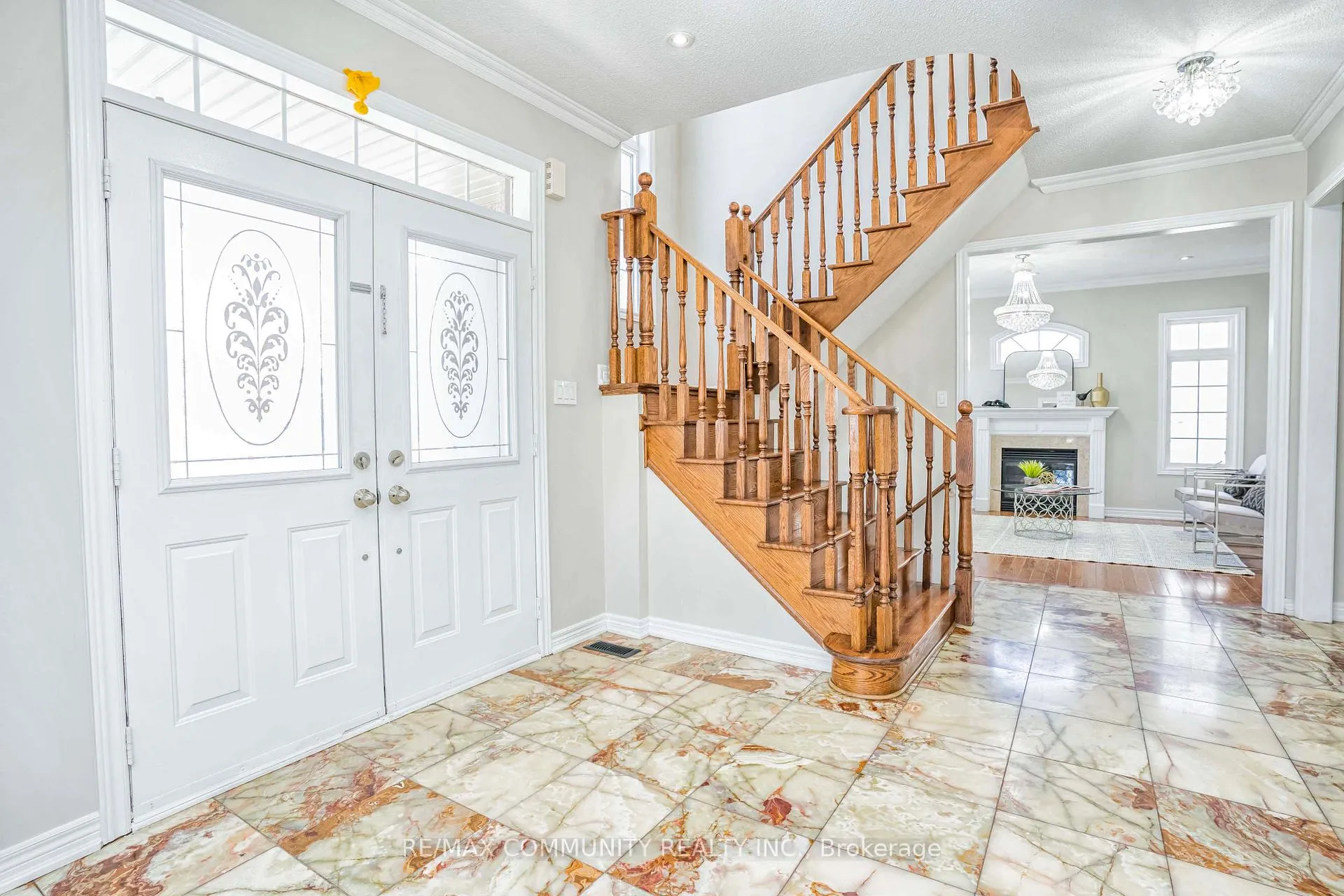 Photo 5 of 42 Reginald Lamb Crescent, Markham, Box Grove — HOMEH