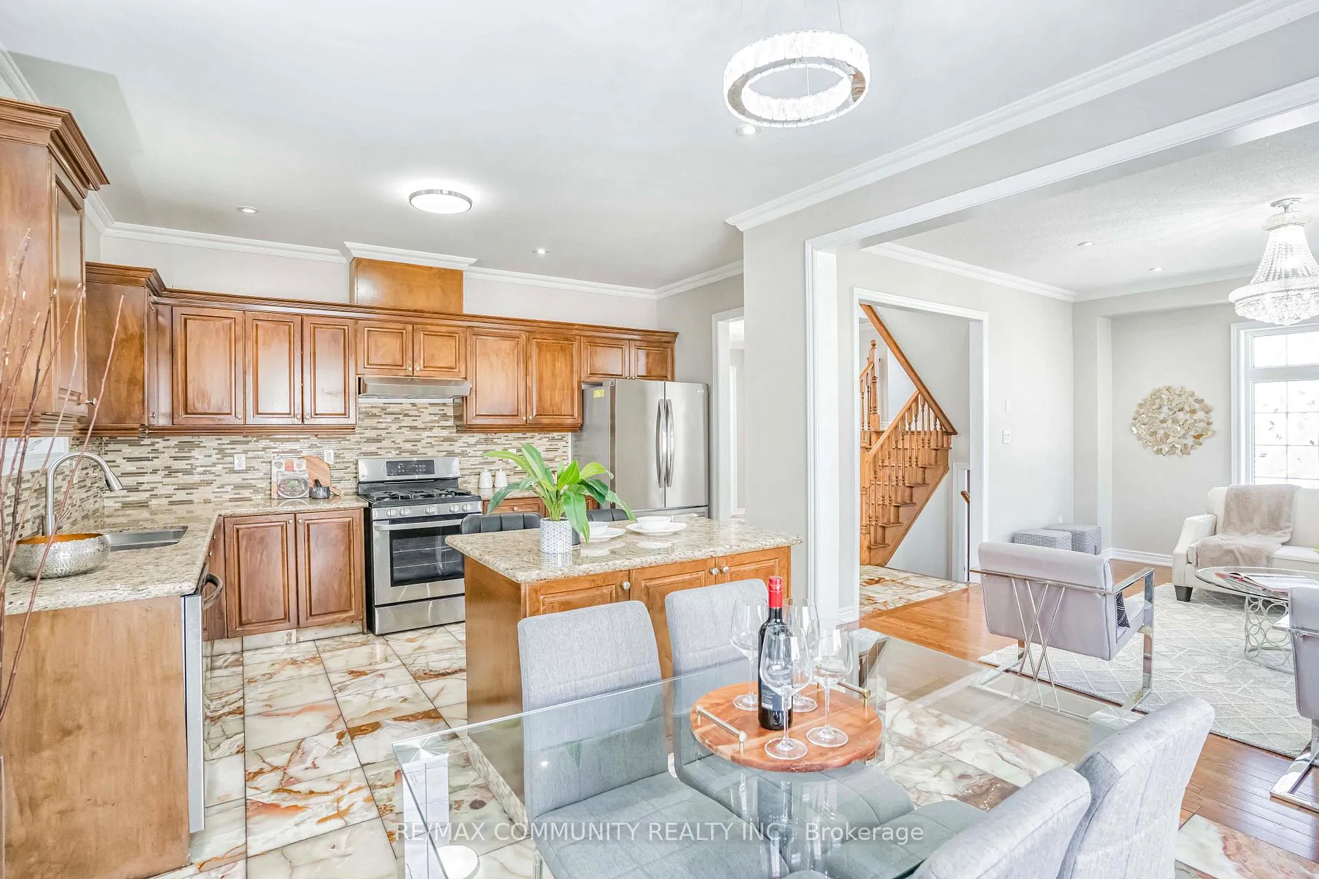 Photo 14 of 42 Reginald Lamb Crescent, Markham, Box Grove — HOMEH
