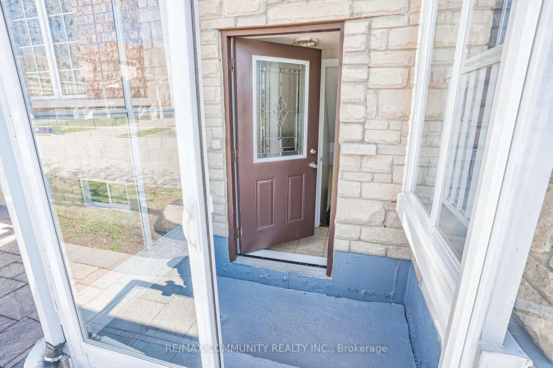 Photo 30 of 42 Reginald Lamb Crescent, Markham, Box Grove — HOMEH