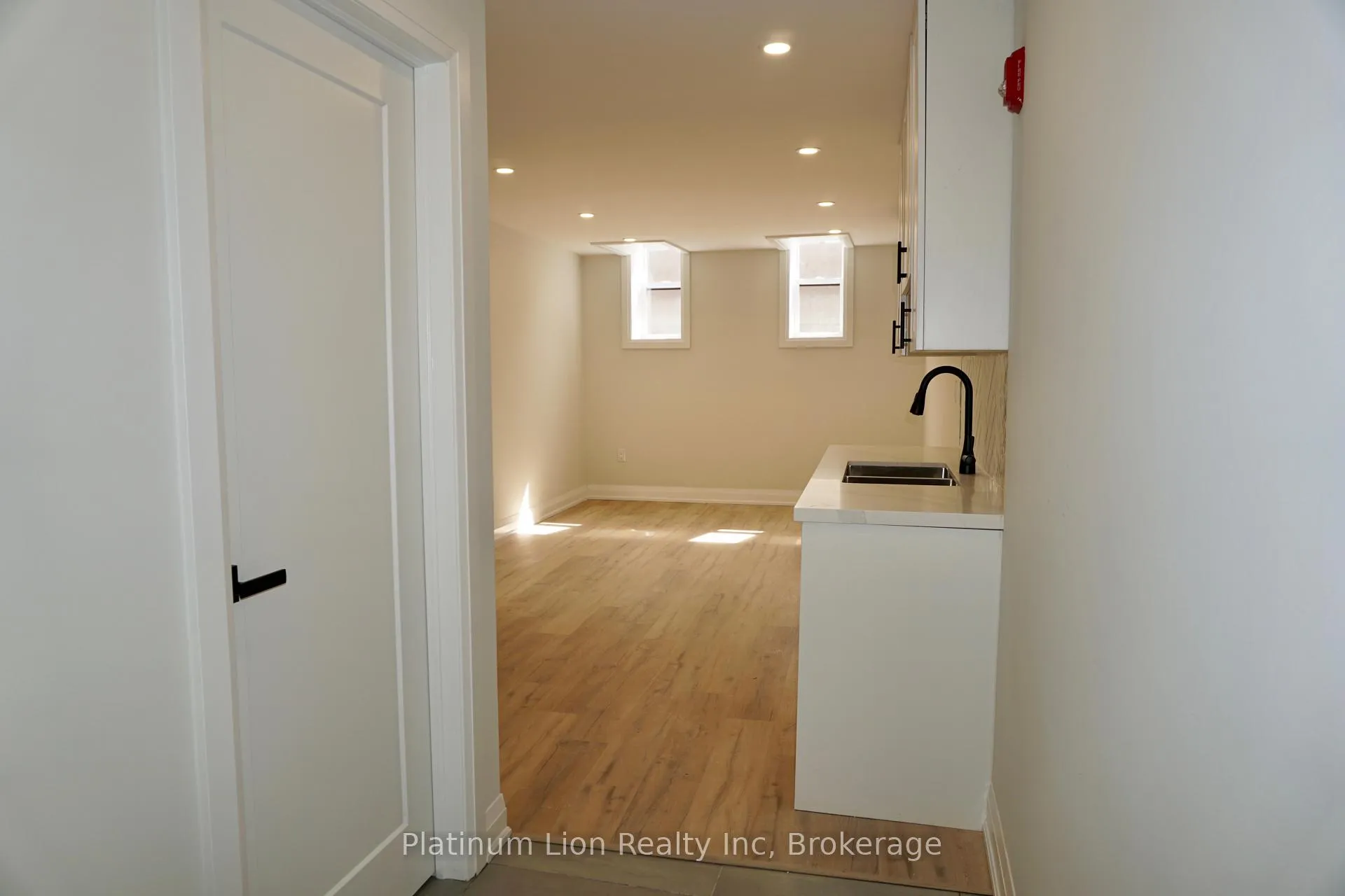 Photo 2 of Unit 13, 588 Barton Street E, Hamilton, Gibson — HOMEH
