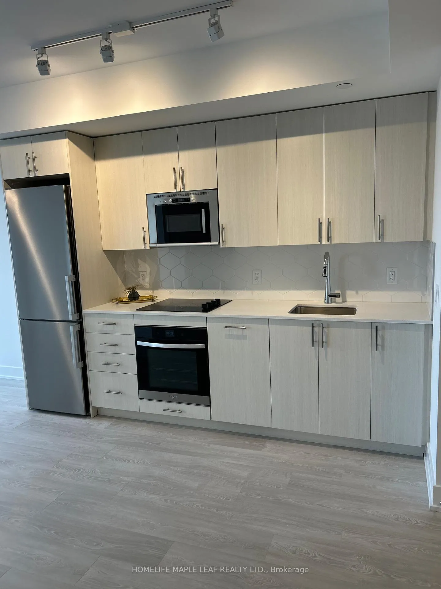 Photo 5 of Unit 1012, 2545 Simcoe Street N, Oshawa, Windfields — HOMEH