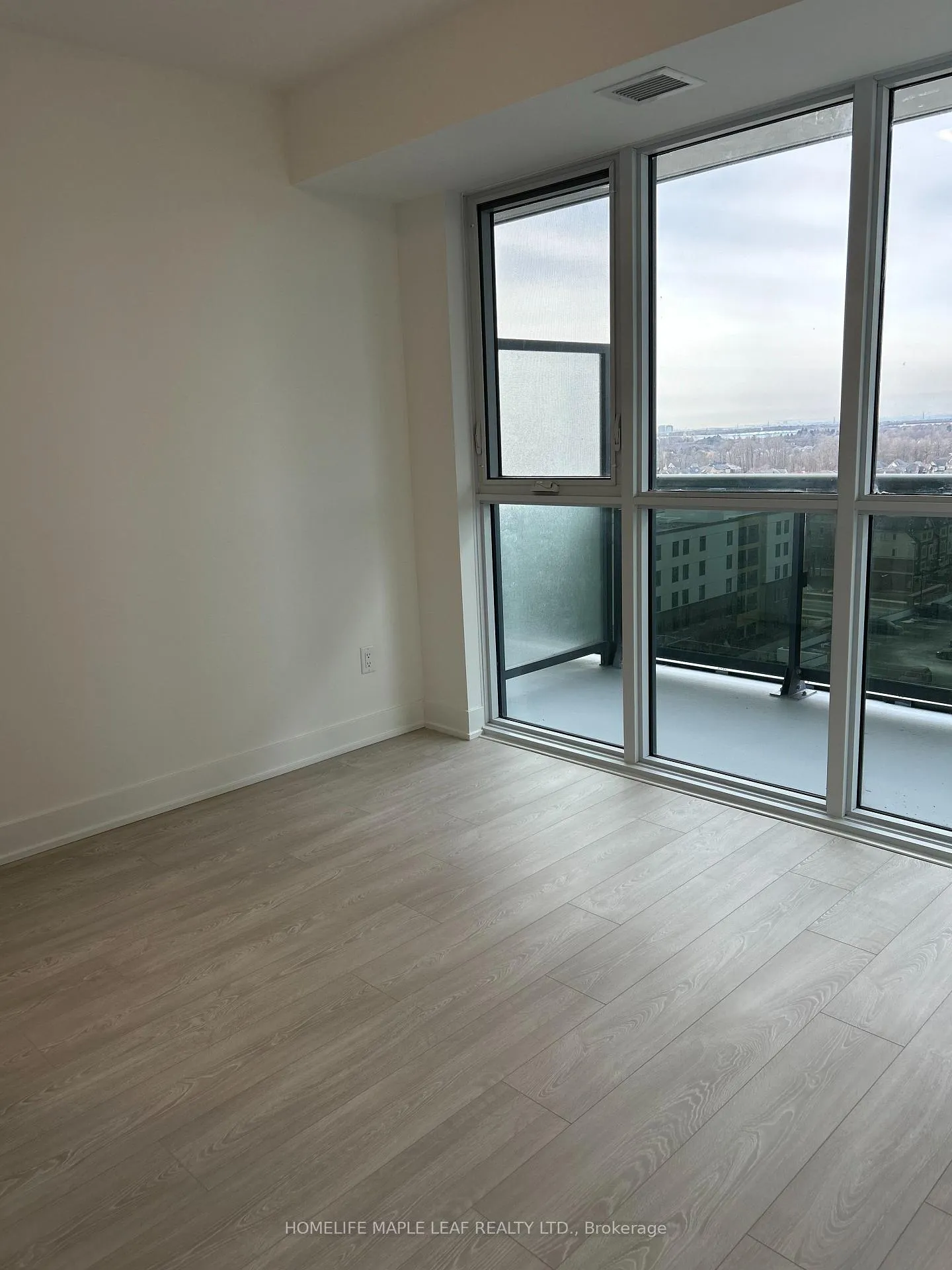 Photo 8 of Unit 1012, 2545 Simcoe Street N, Oshawa, Windfields — HOMEH