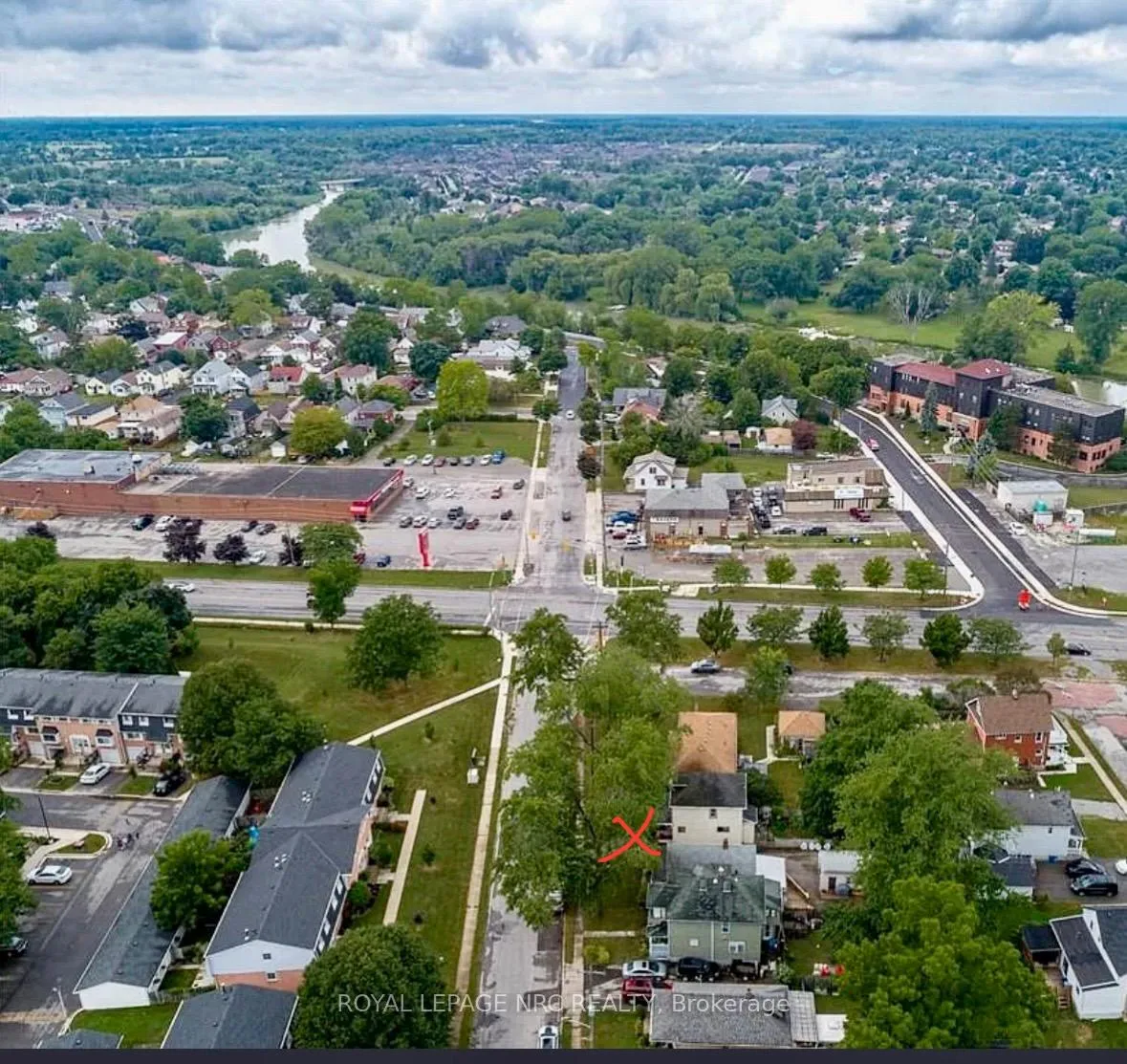 Photo 10 of 154 Maple Avenue N, Welland, N. Welland — HOMEH