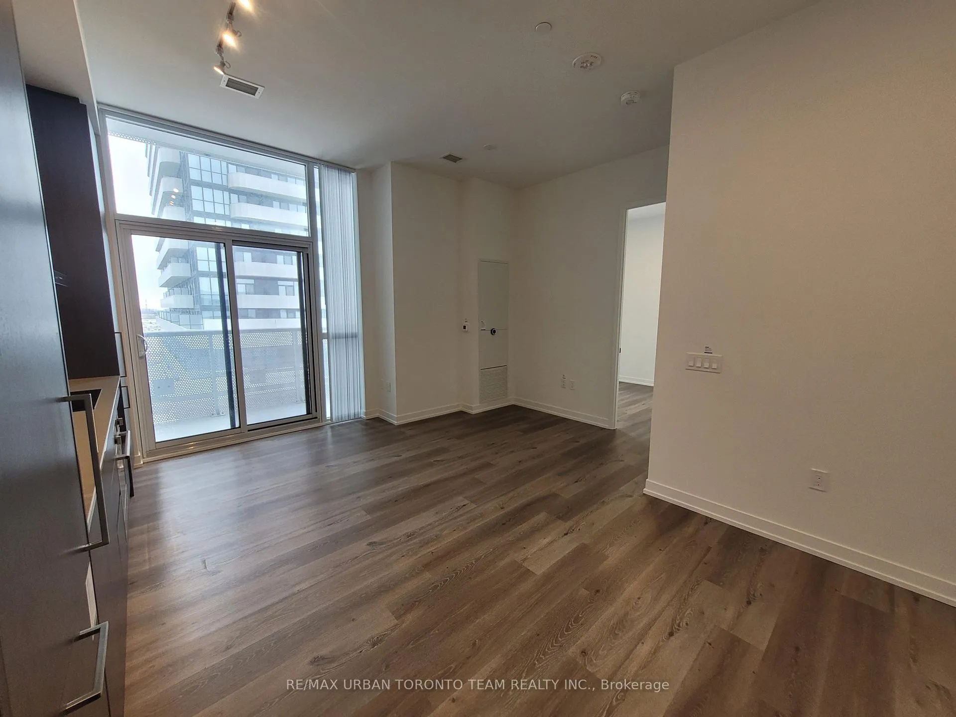 Photo 5 of Unit 607, 225 Commerce St Street, Vaughan, Vaughan Corporate Centre — HOMEH
