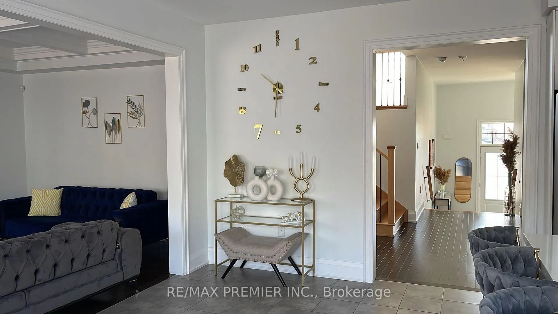 Photo 2 of 43 Crombie Street, Clarington, Bowmanville — HOMEH