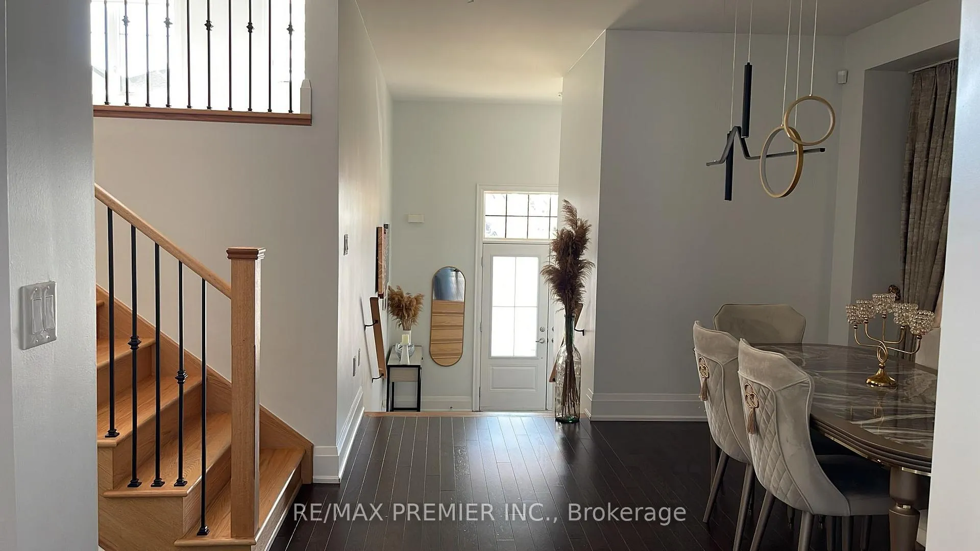 Photo 3 of 43 Crombie Street, Clarington, Bowmanville — HOMEH
