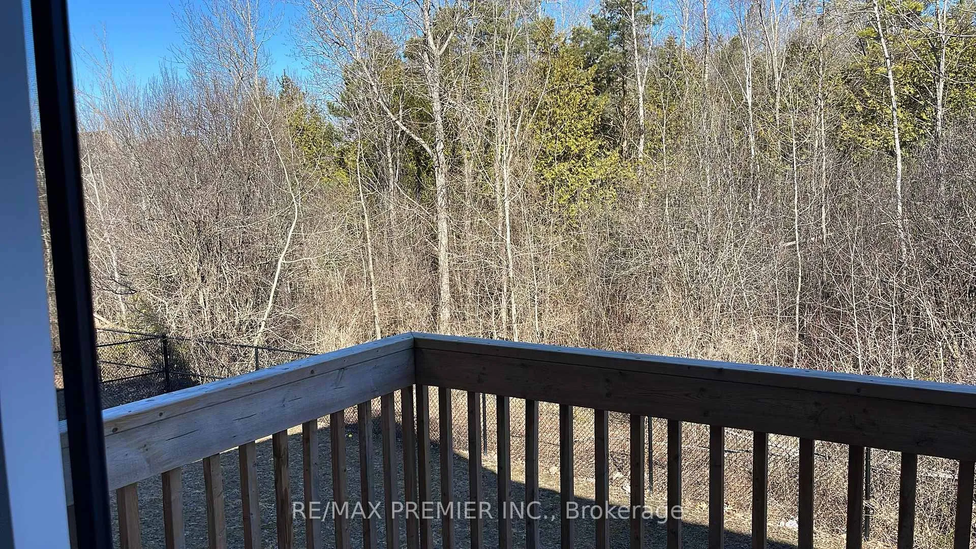 Photo 5 of 43 Crombie Street, Clarington, Bowmanville — HOMEH