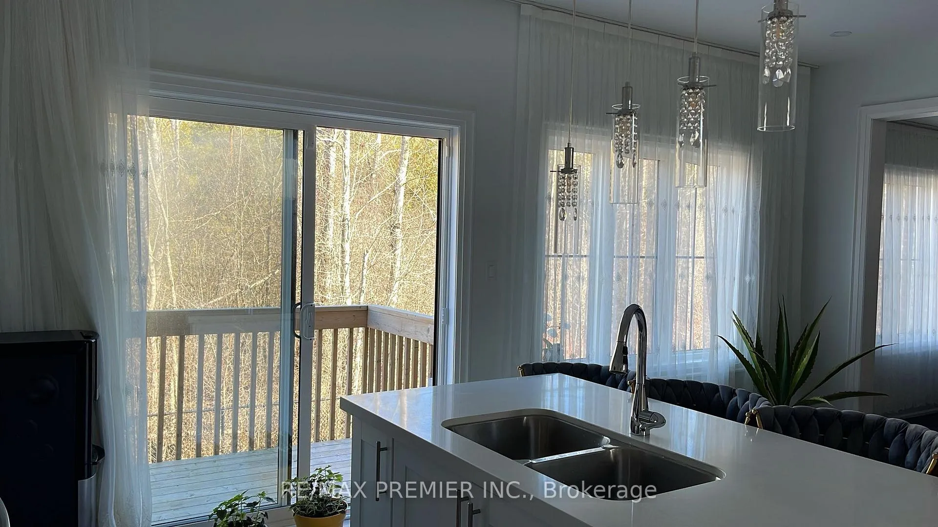 Photo 6 of 43 Crombie Street, Clarington, Bowmanville — HOMEH