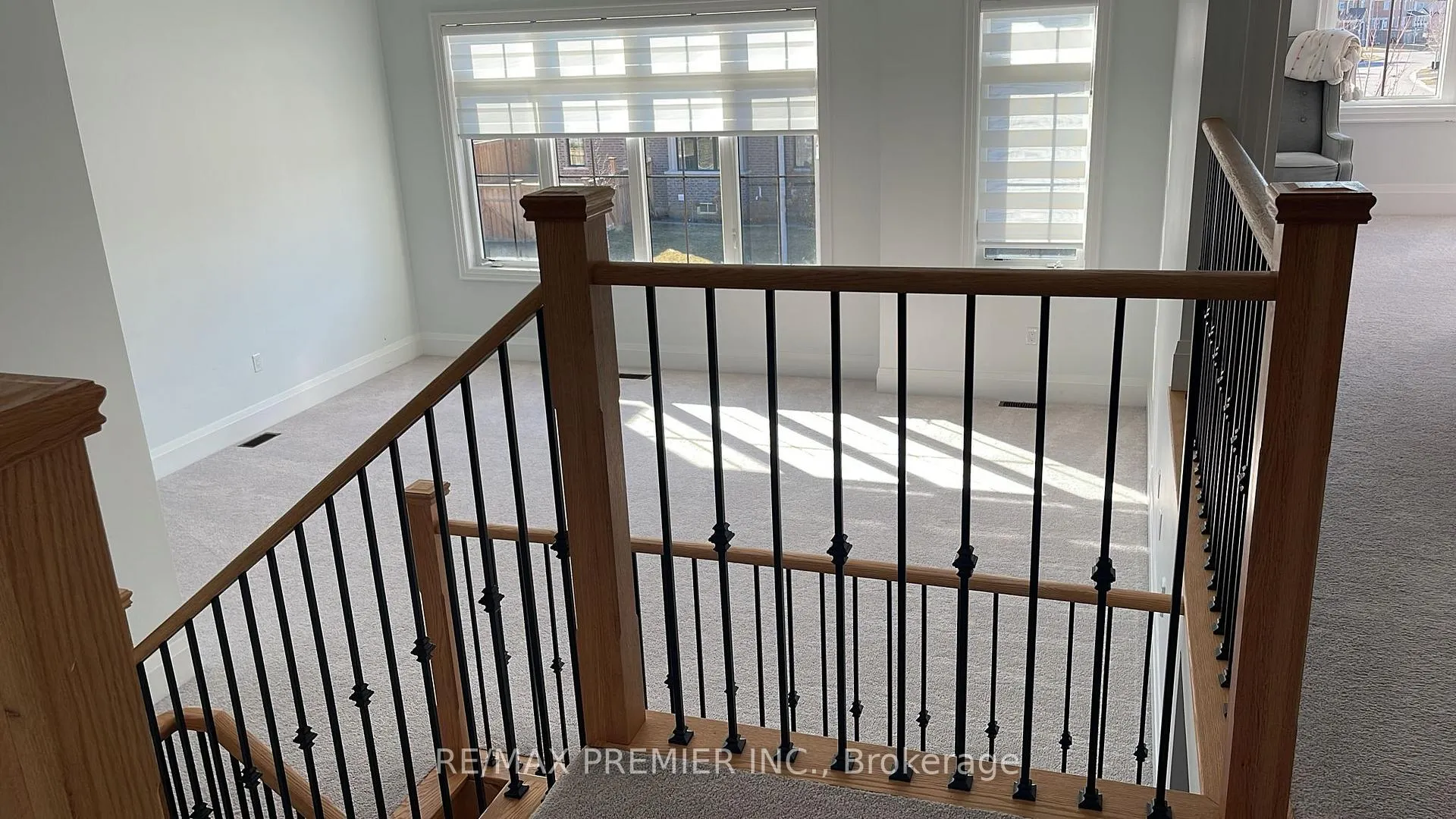 Photo 10 of 43 Crombie Street, Clarington, Bowmanville — HOMEH