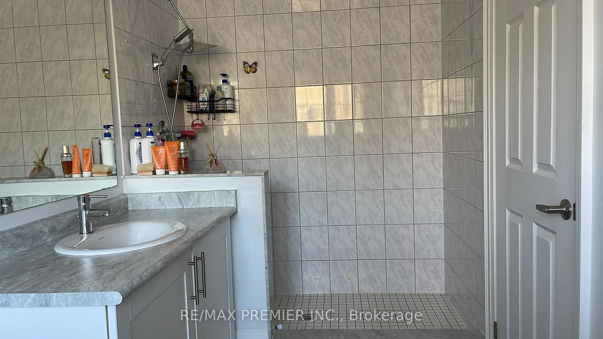 Photo 12 of 43 Crombie Street, Clarington, Bowmanville — HOMEH