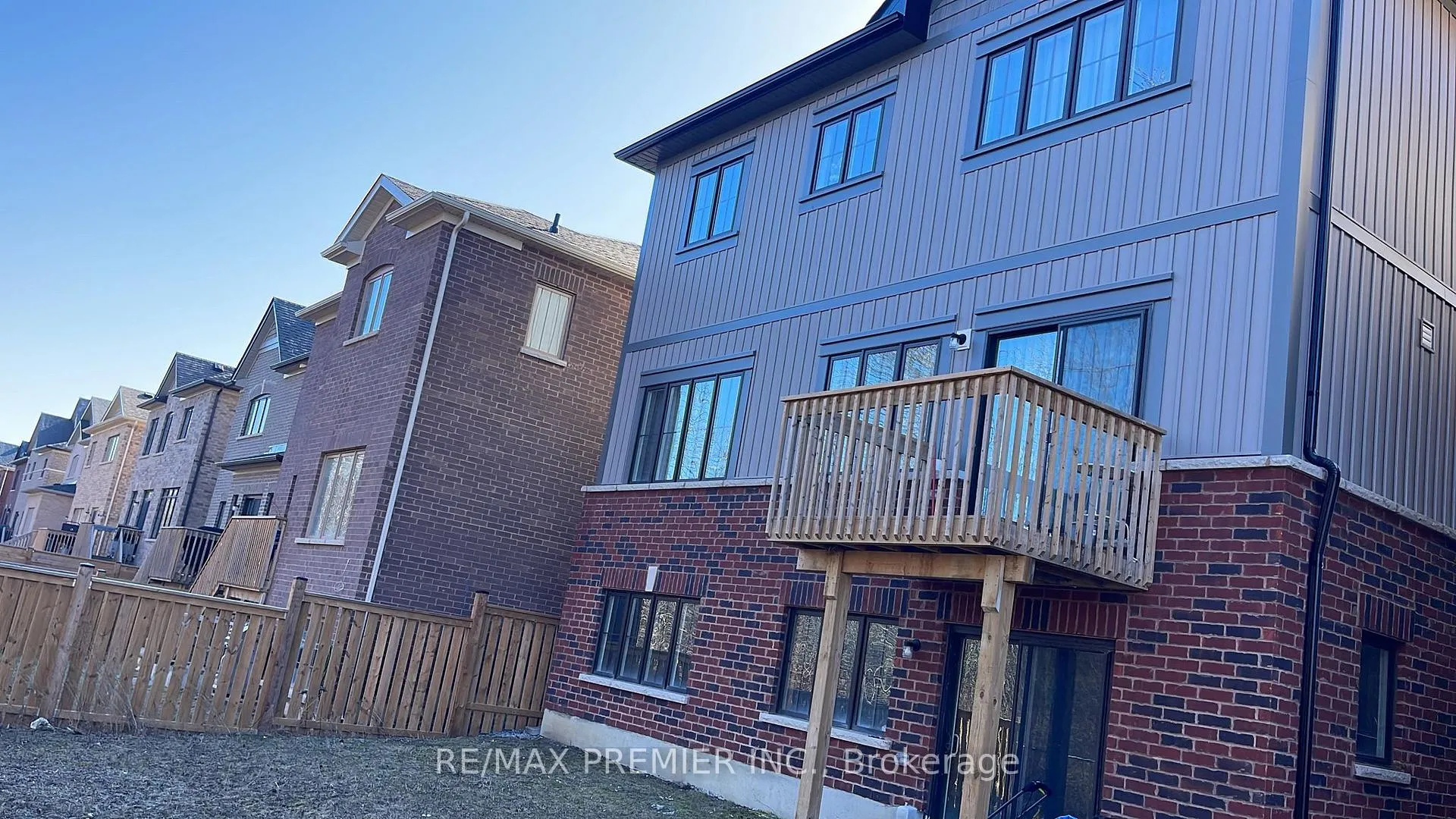 Photo 14 of 43 Crombie Street, Clarington, Bowmanville — HOMEH