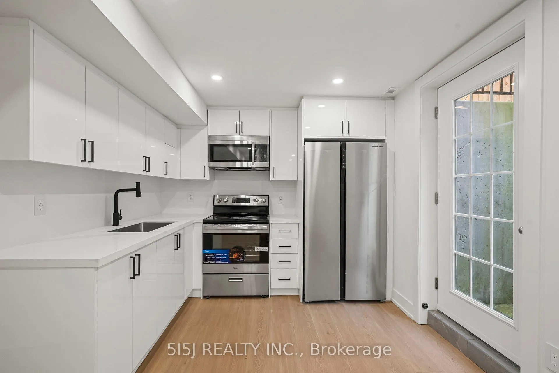 Photo 7 of 61 Crawford Rose Drive, Aurora, Aurora Heights — HOMEH