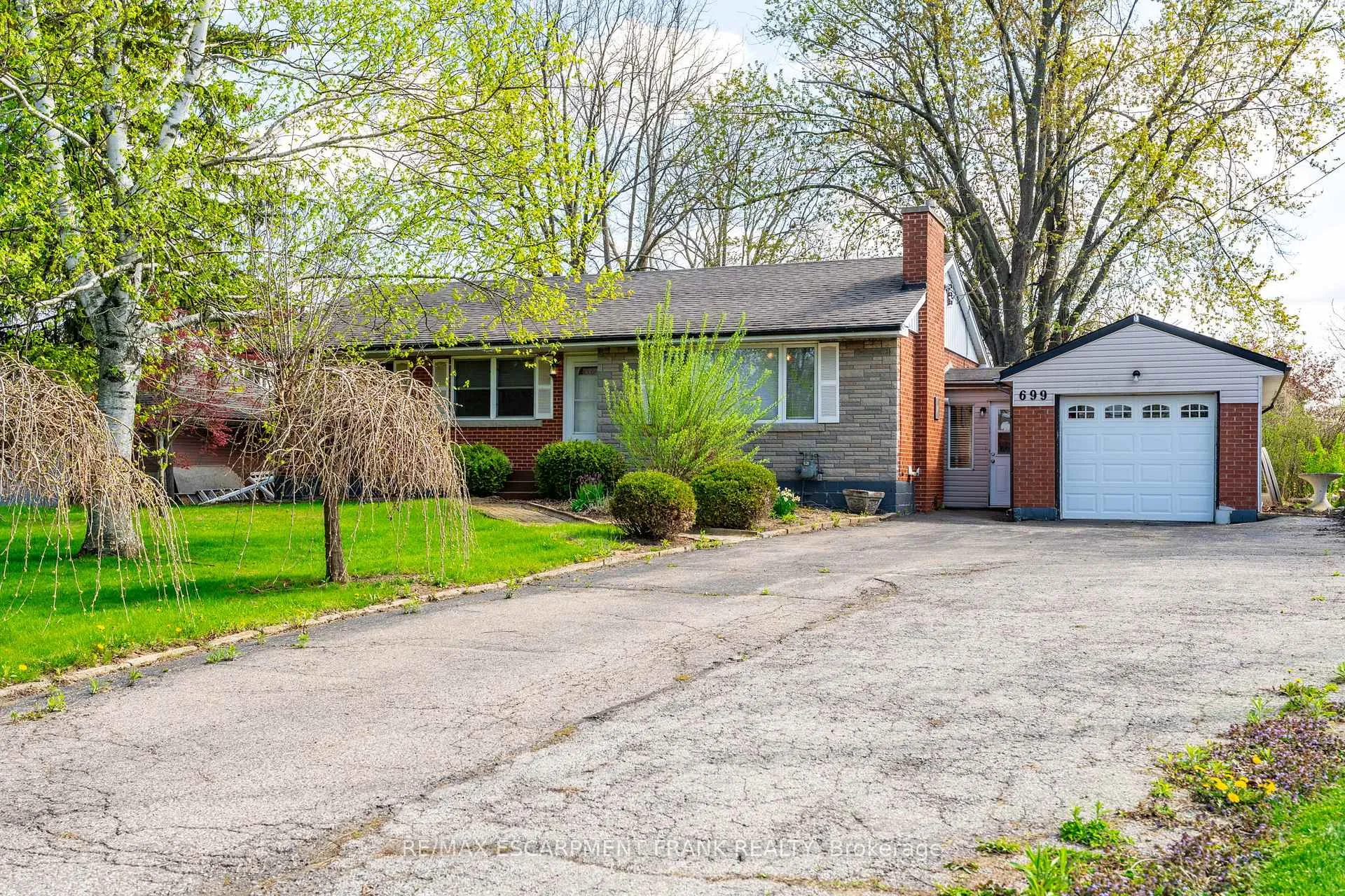 Photo 1 of 699 Rymal Road W, Hamilton, Gurnett — HOMEH