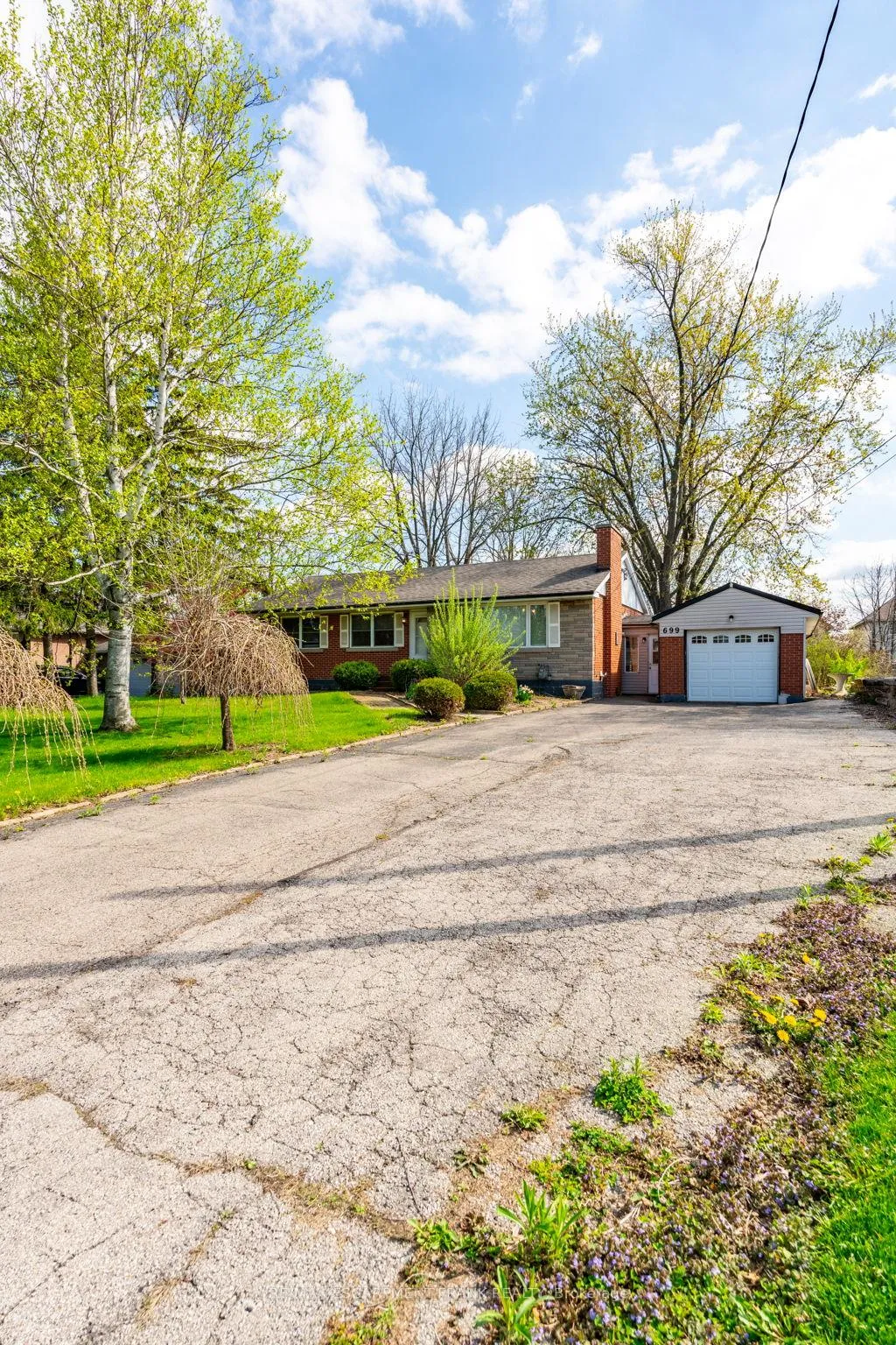 Photo 3 of 699 Rymal Road W, Hamilton, Gurnett — HOMEH