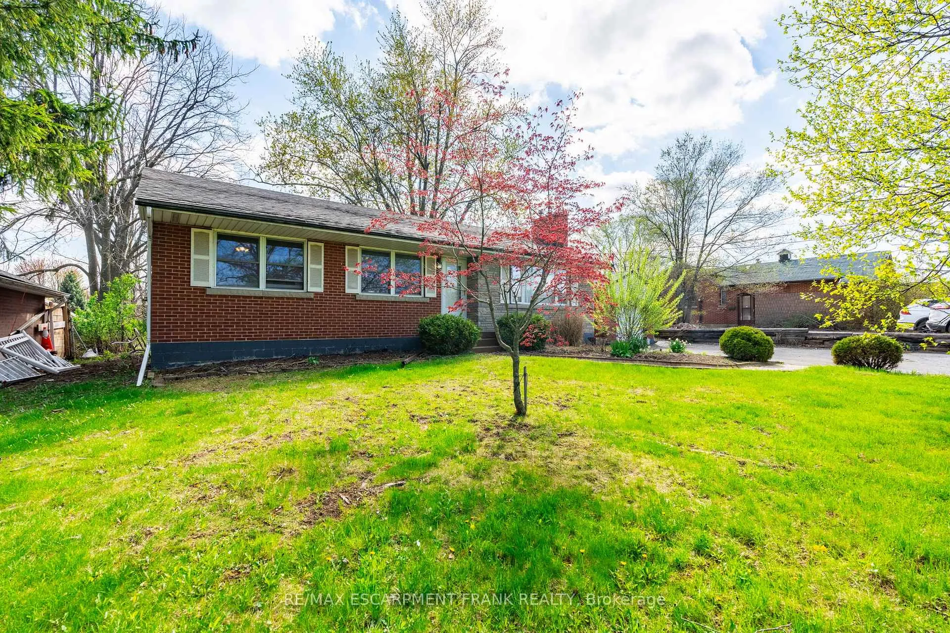 Photo 4 of 699 Rymal Road W, Hamilton, Gurnett — HOMEH