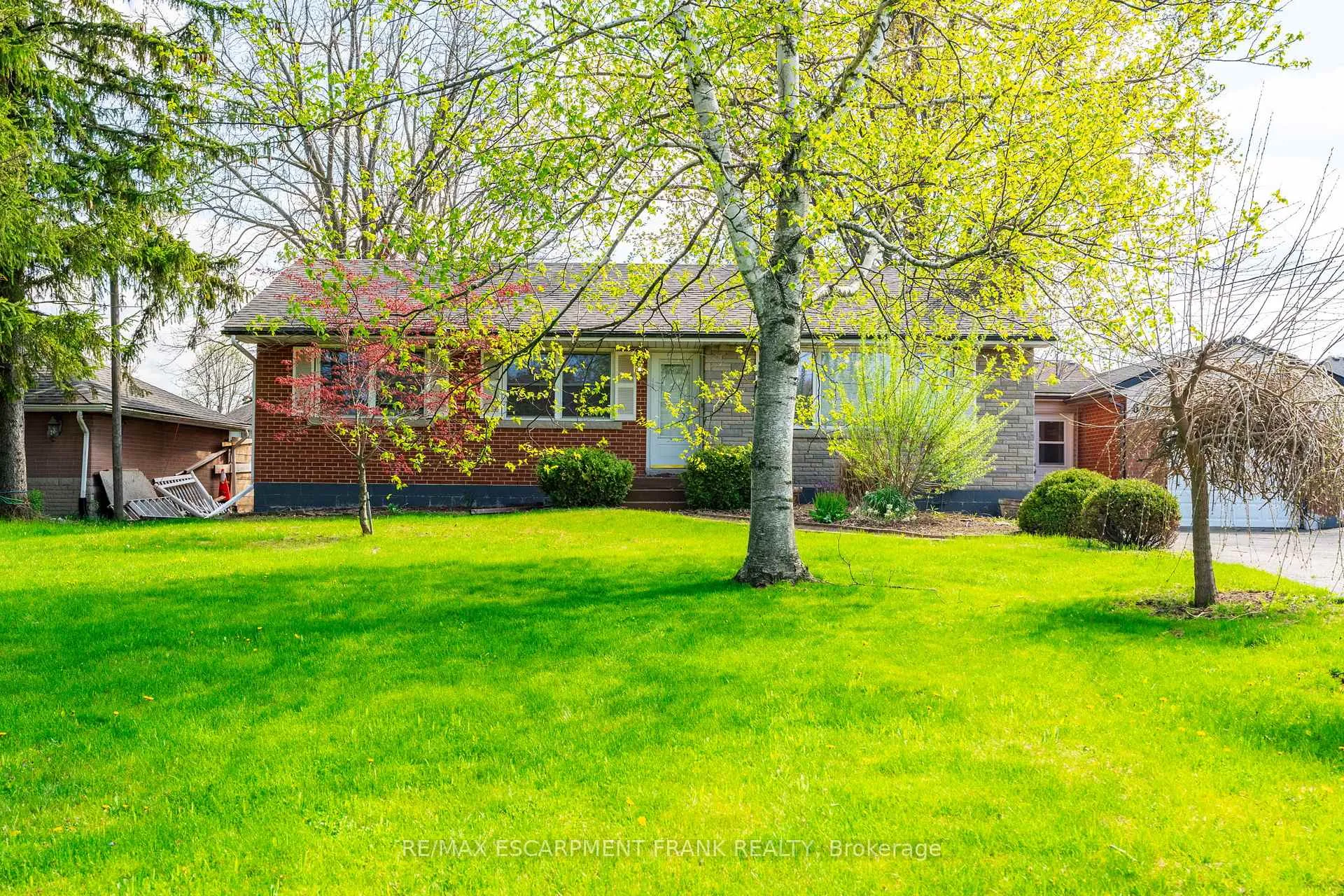 Photo 7 of 699 Rymal Road W, Hamilton, Gurnett — HOMEH