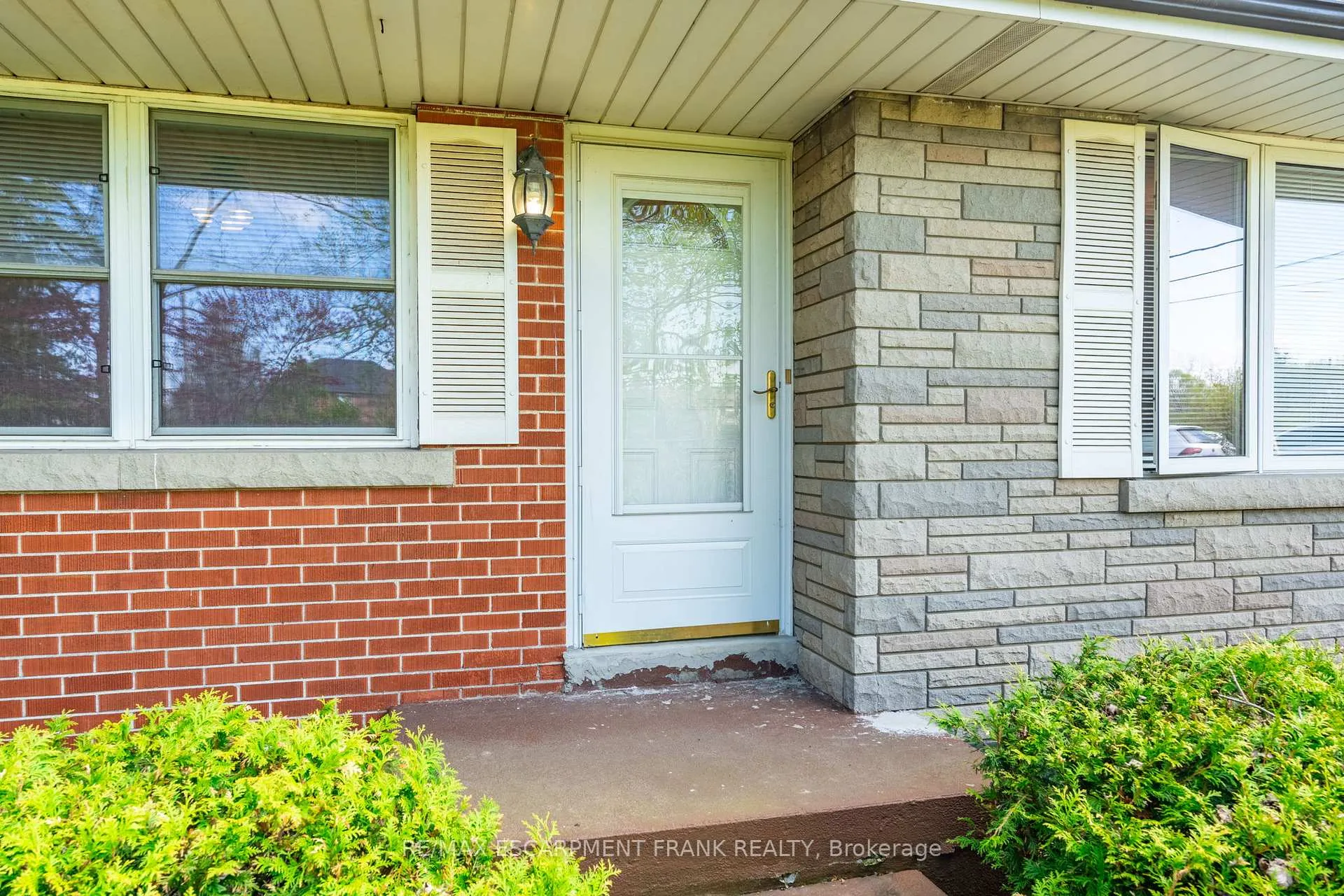 Photo 8 of 699 Rymal Road W, Hamilton, Gurnett — HOMEH