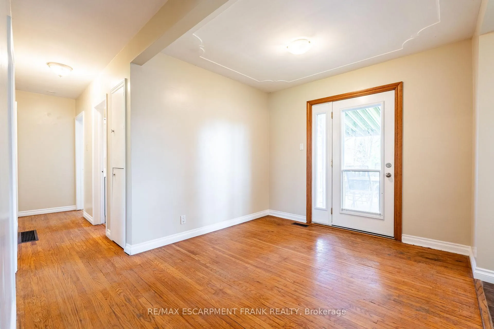 Photo 13 of 699 Rymal Road W, Hamilton, Gurnett — HOMEH