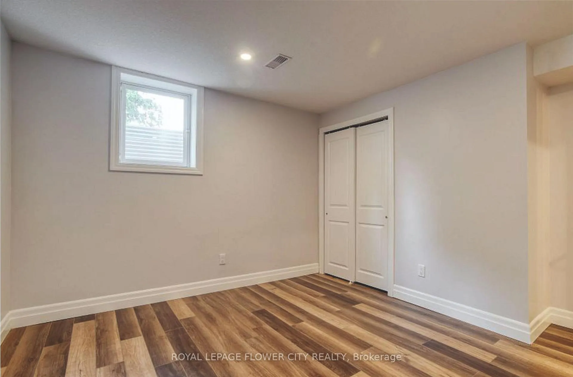 Photo 7 of 327 Concordia Crescent, Waterloo — HOMEH