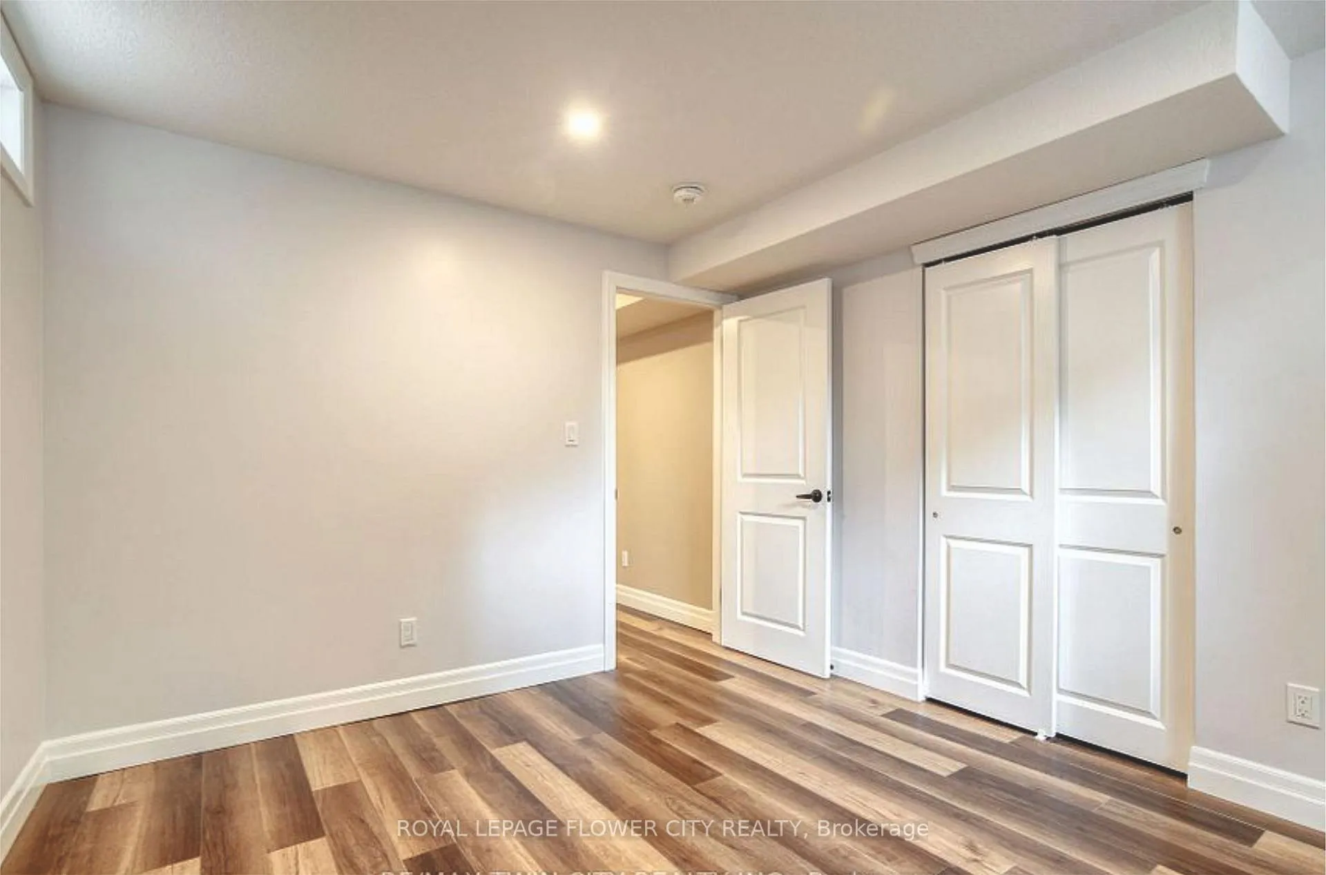 Photo 11 of 327 Concordia Crescent, Waterloo — HOMEH