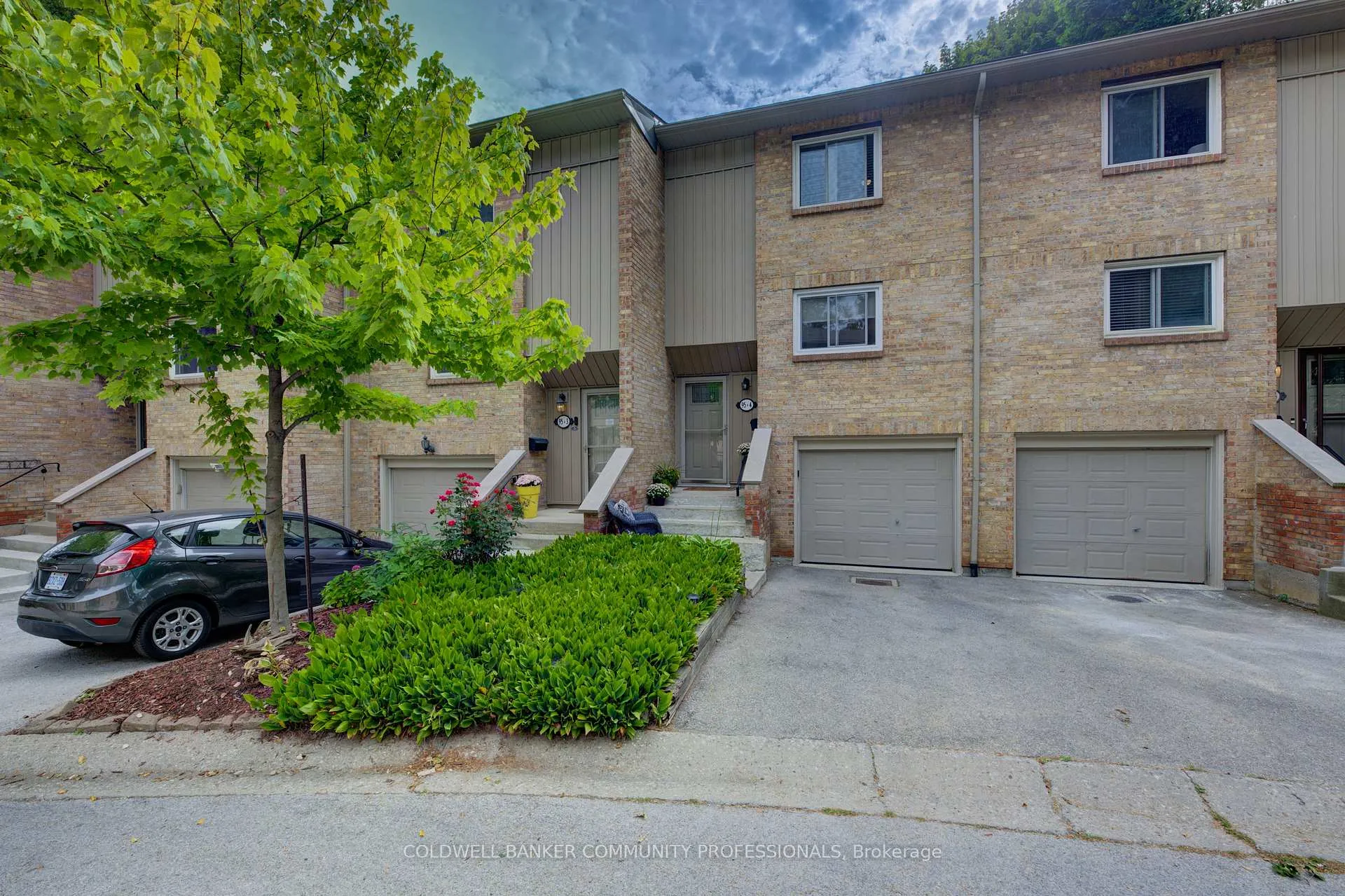 Photo 1 of Unit 4, 95 Fonthill Road, Hamilton, Fessenden — HOMEH