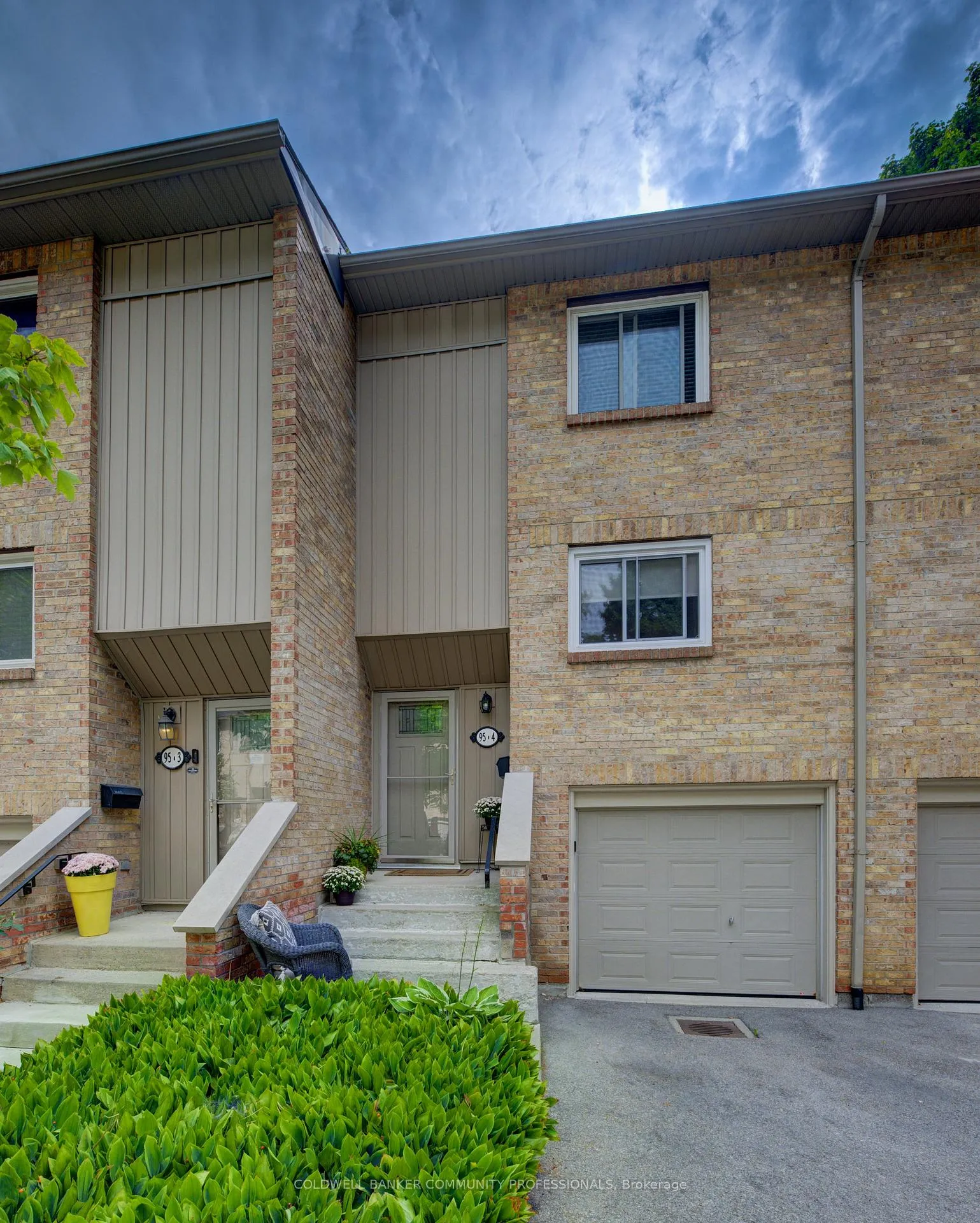 Photo 3 of Unit 4, 95 Fonthill Road, Hamilton, Fessenden — HOMEH