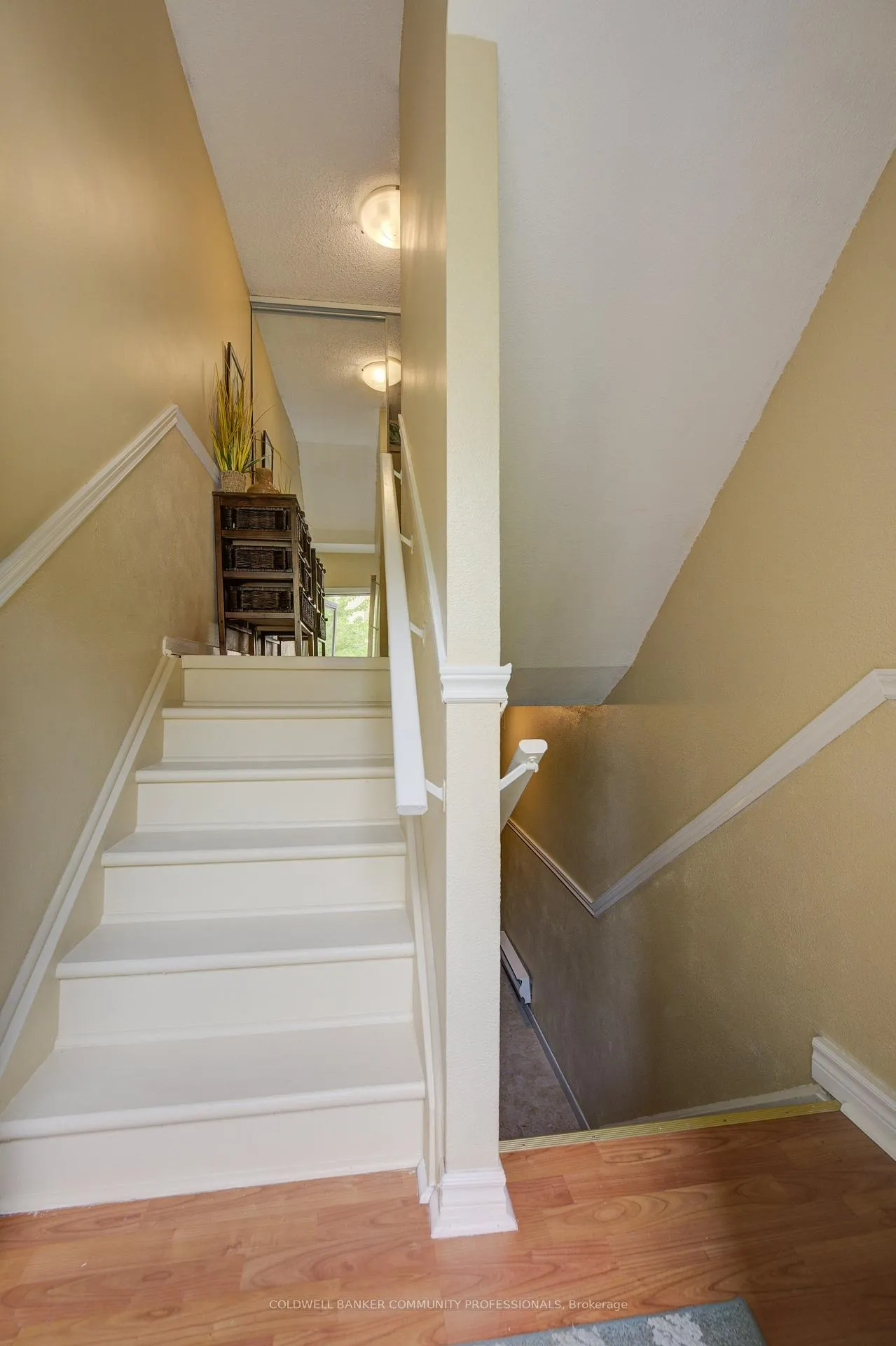 Photo 4 of Unit 4, 95 Fonthill Road, Hamilton, Fessenden — HOMEH