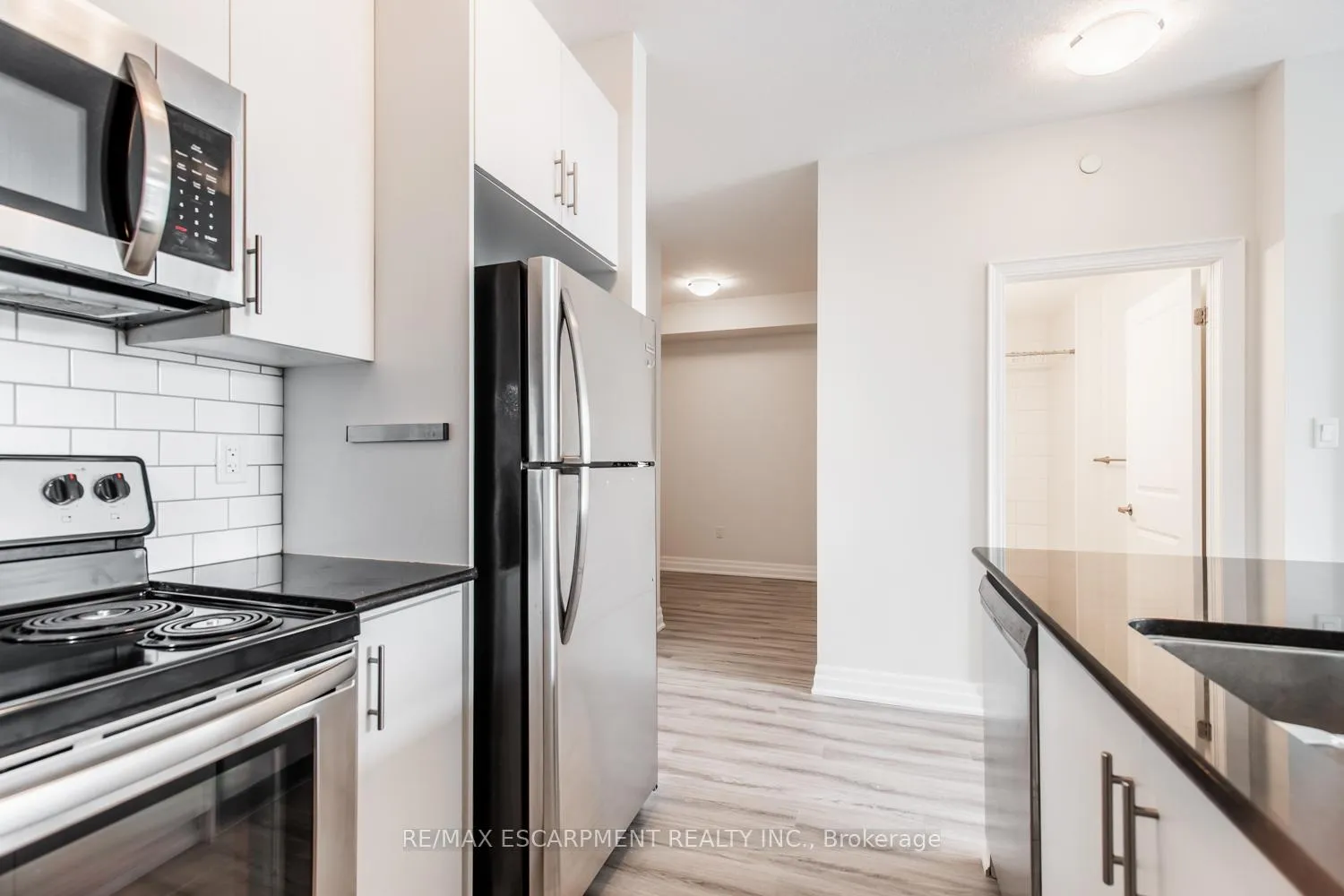 Photo 8 of Unit 510, 125 Shoreview Place, Hamilton, Stoney Creek — HOMEH