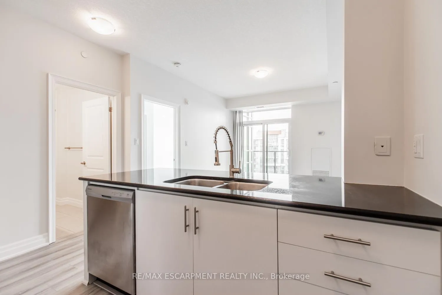 Photo 9 of Unit 510, 125 Shoreview Place, Hamilton, Stoney Creek — HOMEH
