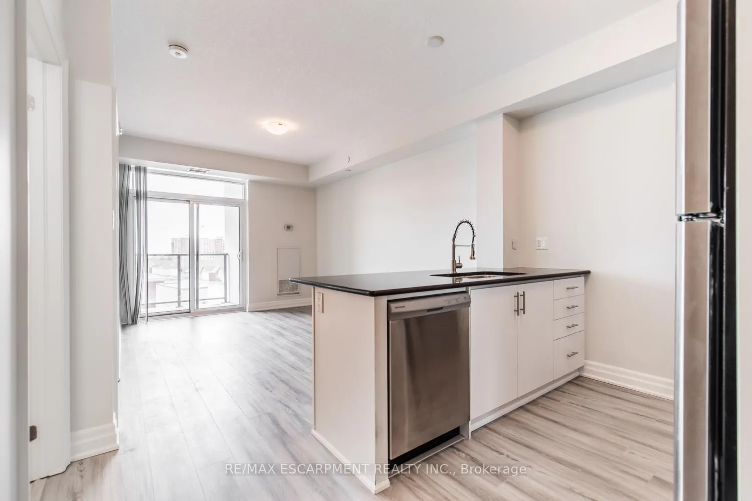 Photo 11 of Unit 510, 125 Shoreview Place, Hamilton, Stoney Creek — HOMEH