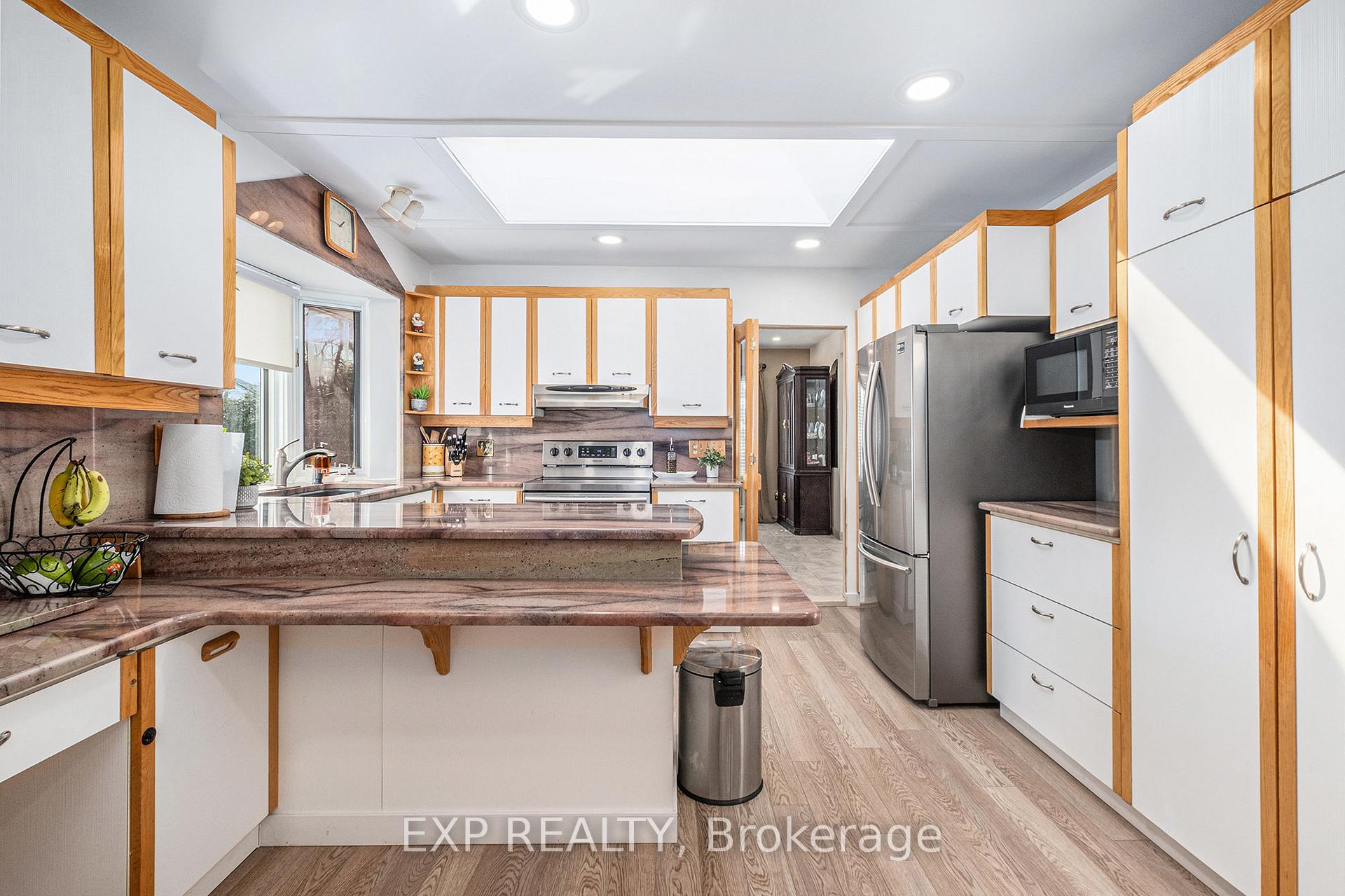 Photo 8 of 3839 Sixth Street, Ottawa, Blossom Park/Leitrim — HOMEH