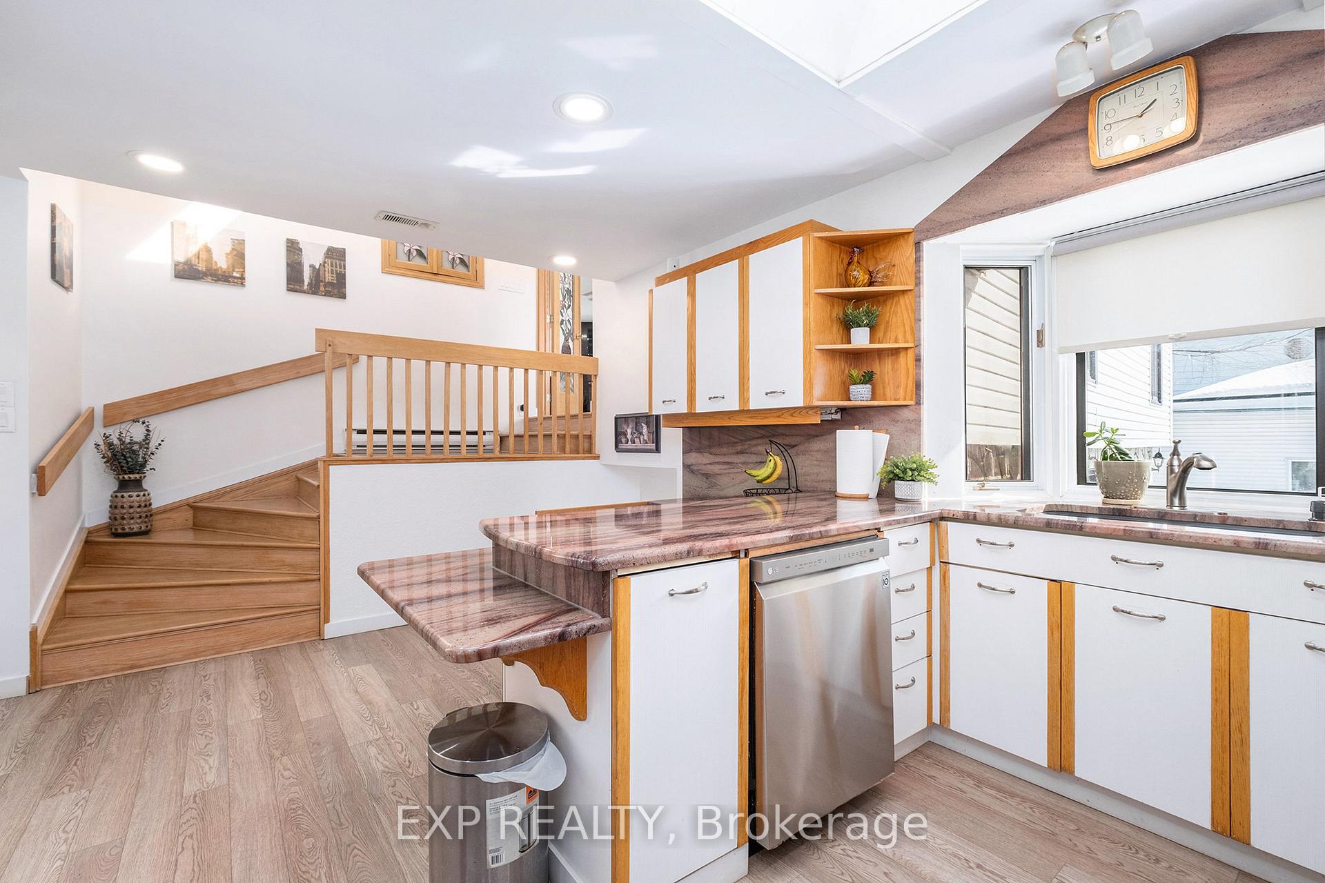 Photo 9 of 3839 Sixth Street, Ottawa, Blossom Park/Leitrim — HOMEH