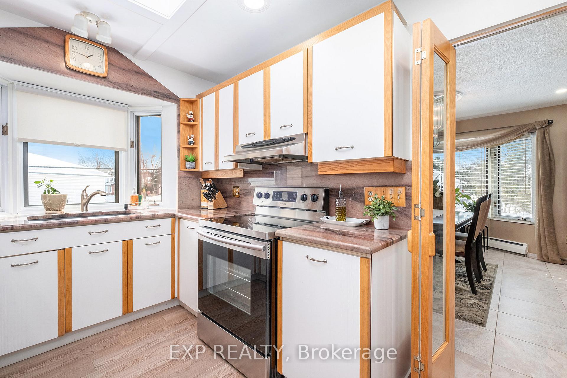 Photo 10 of 3839 Sixth Street, Ottawa, Blossom Park/Leitrim — HOMEH