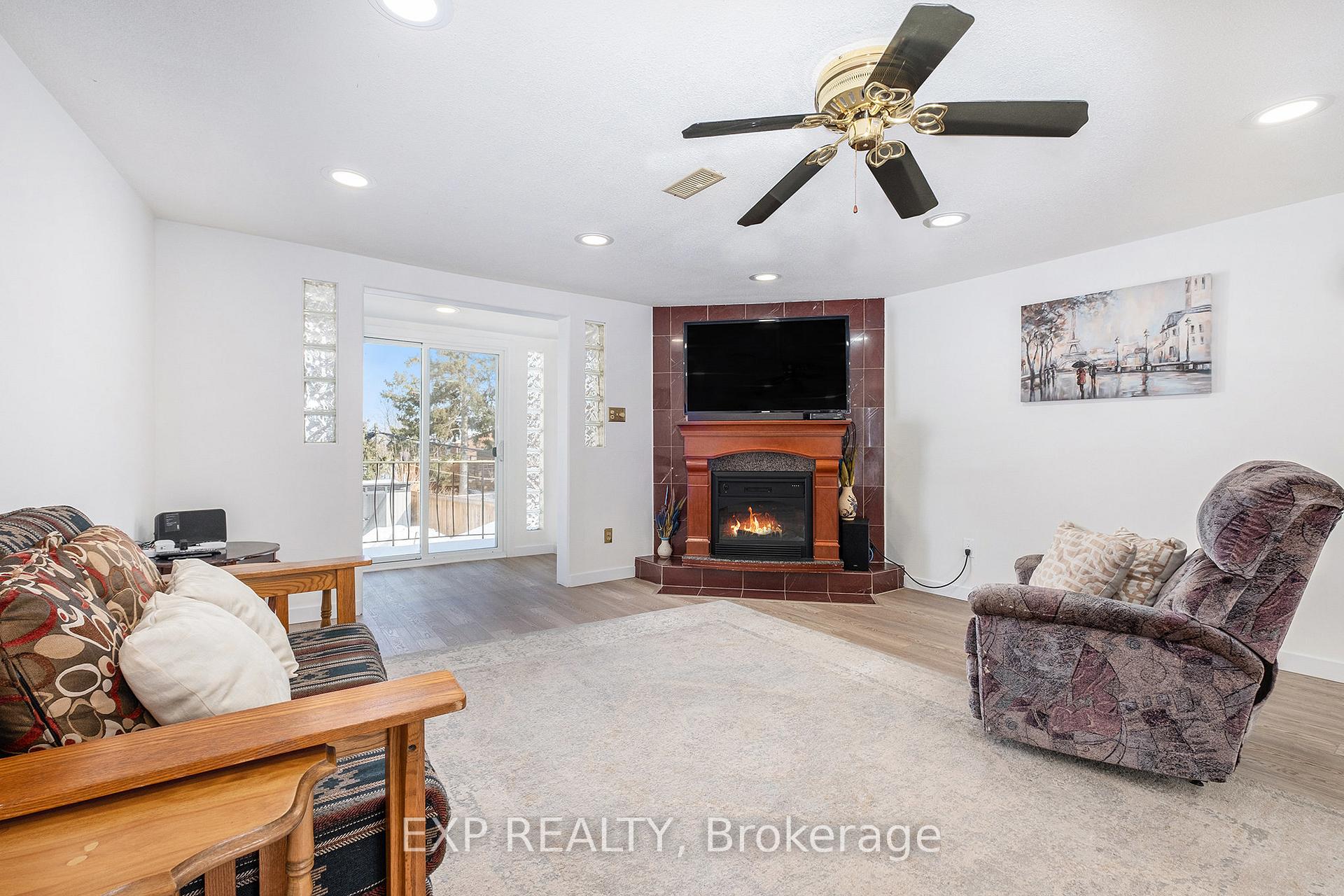 Photo 15 of 3839 Sixth Street, Ottawa, Blossom Park/Leitrim — HOMEH