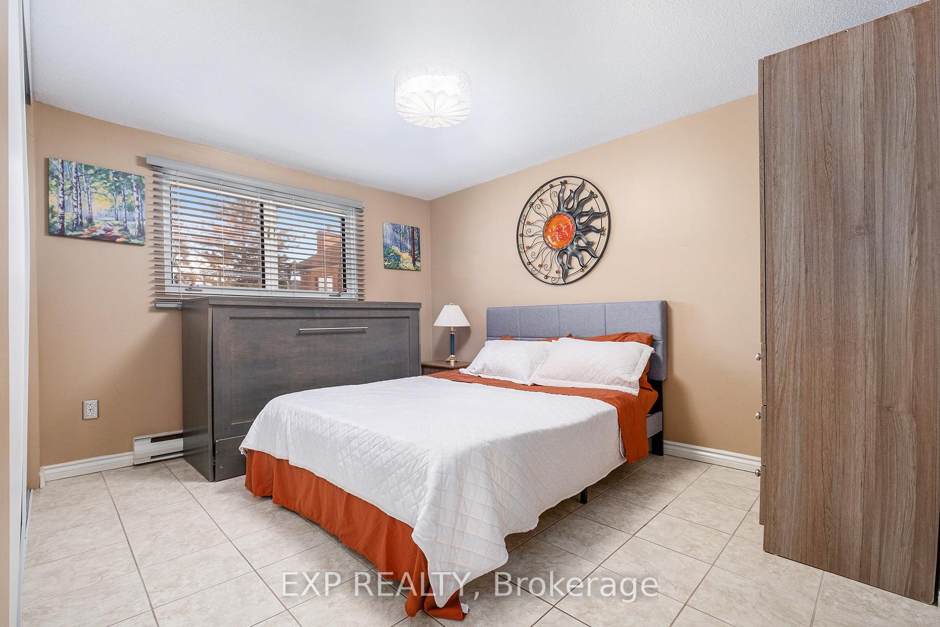 Photo 17 of 3839 Sixth Street, Ottawa, Blossom Park/Leitrim — HOMEH