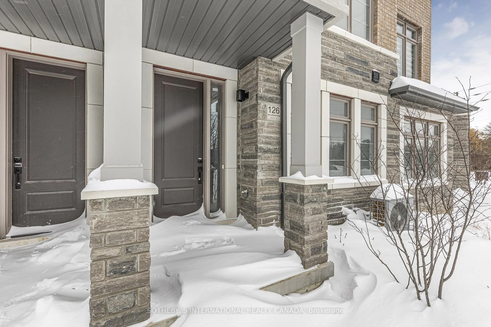 Photo 2 of 126 De La Roche Drive, Vaughan, Vellore Village — HOMEH