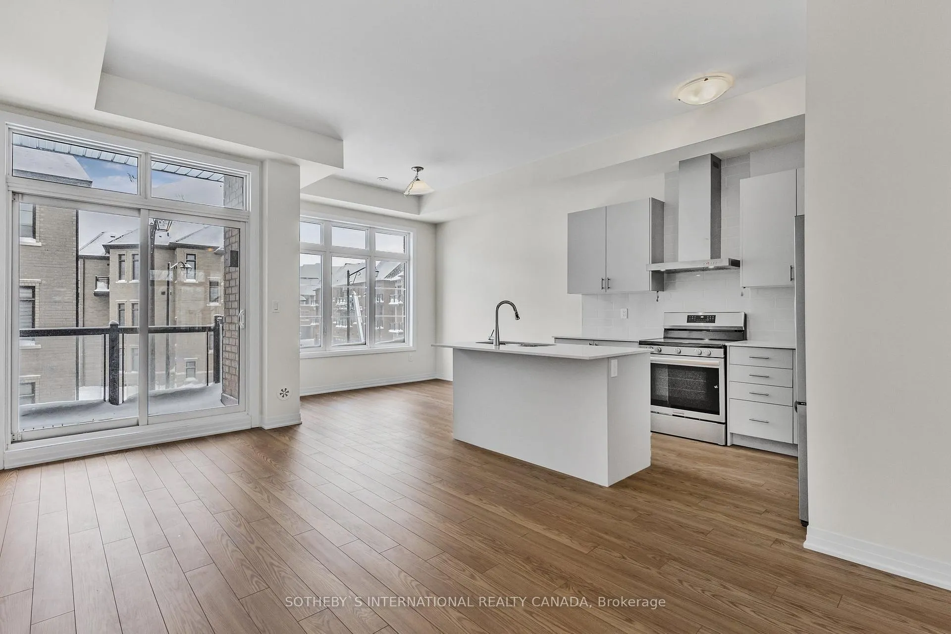 Photo 7 of 126 De La Roche Drive, Vaughan, Vellore Village — HOMEH
