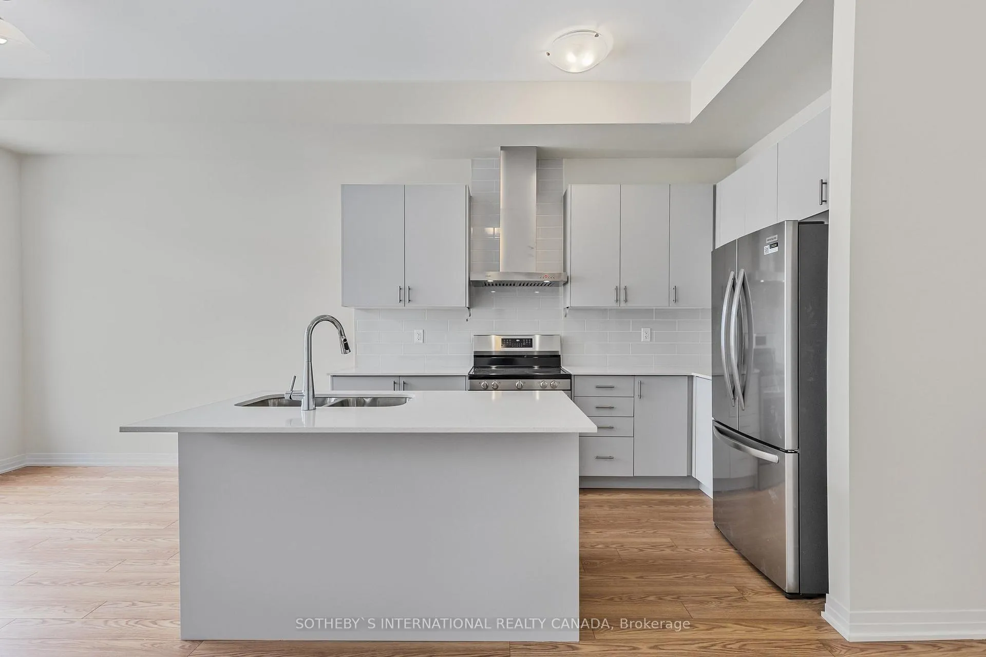 Photo 8 of 126 De La Roche Drive, Vaughan, Vellore Village — HOMEH