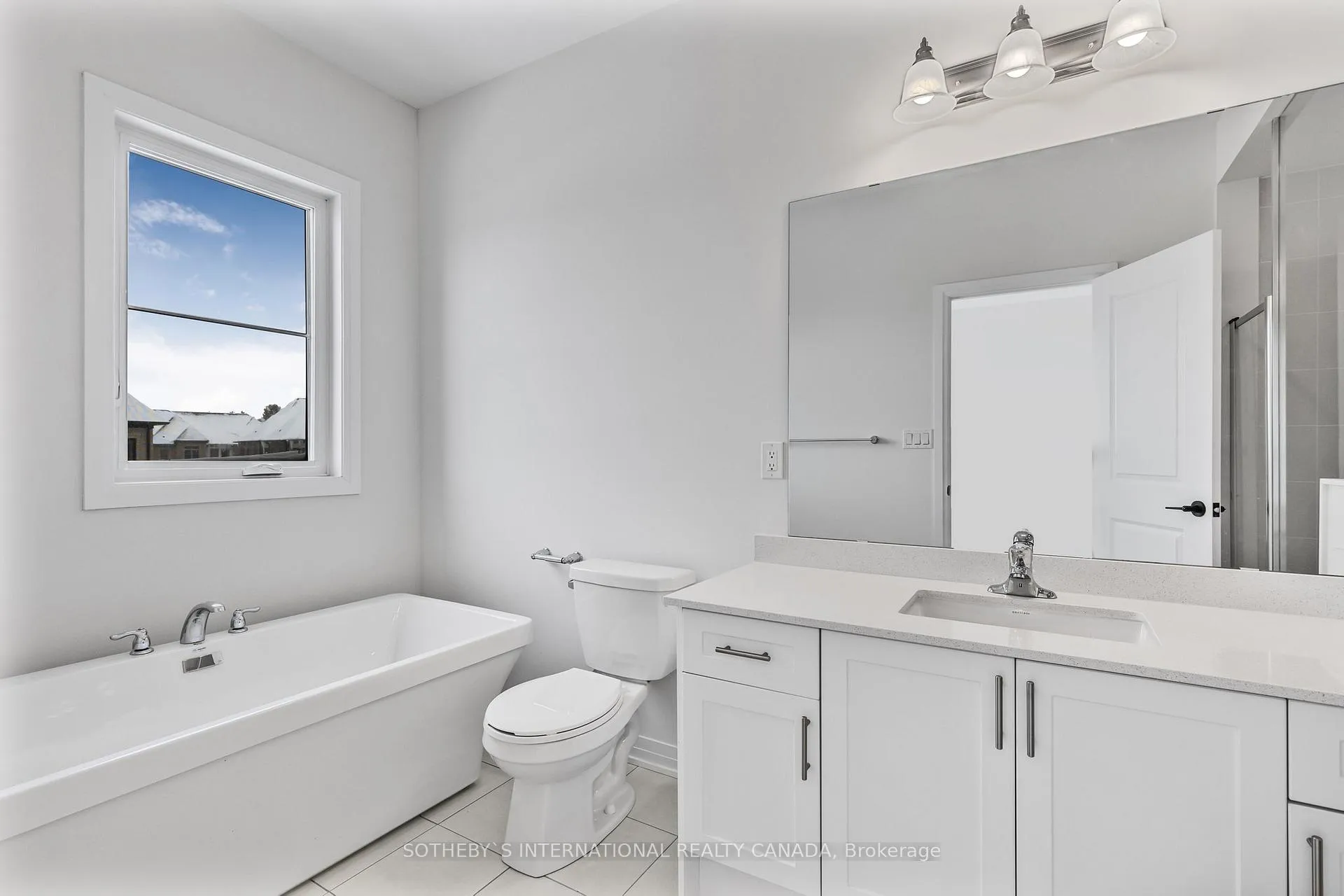Photo 18 of 126 De La Roche Drive, Vaughan, Vellore Village — HOMEH