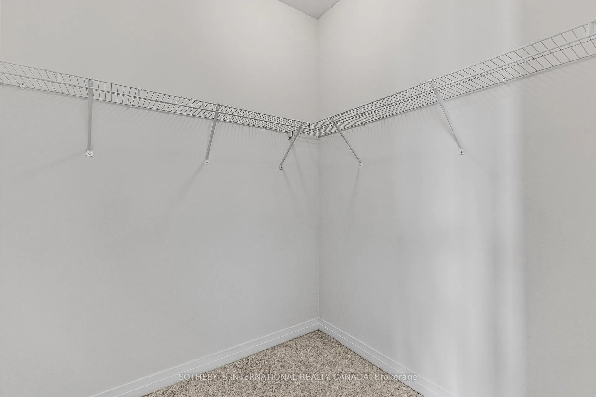 Photo 20 of 126 De La Roche Drive, Vaughan, Vellore Village — HOMEH